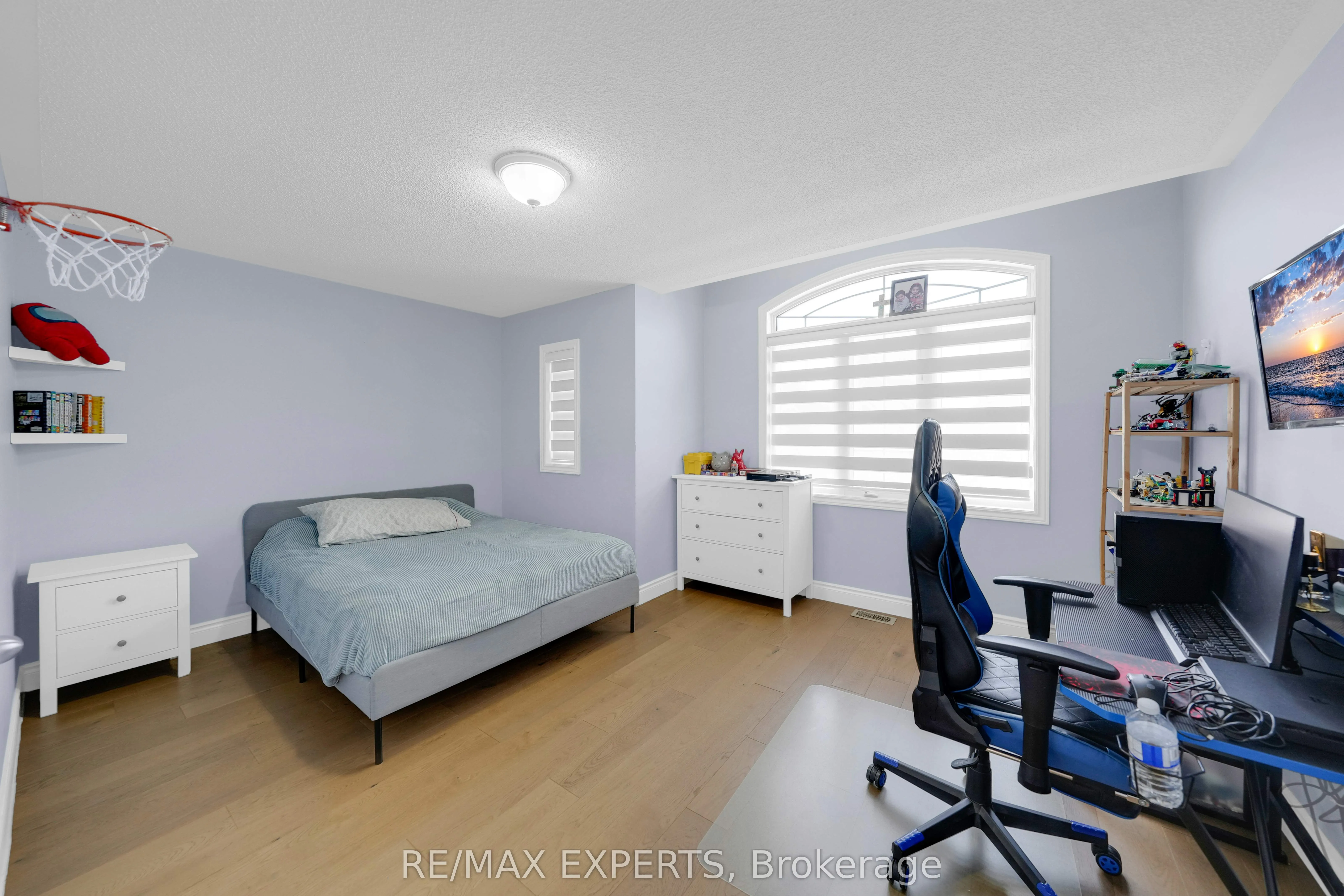 2190 Dawson Crescent