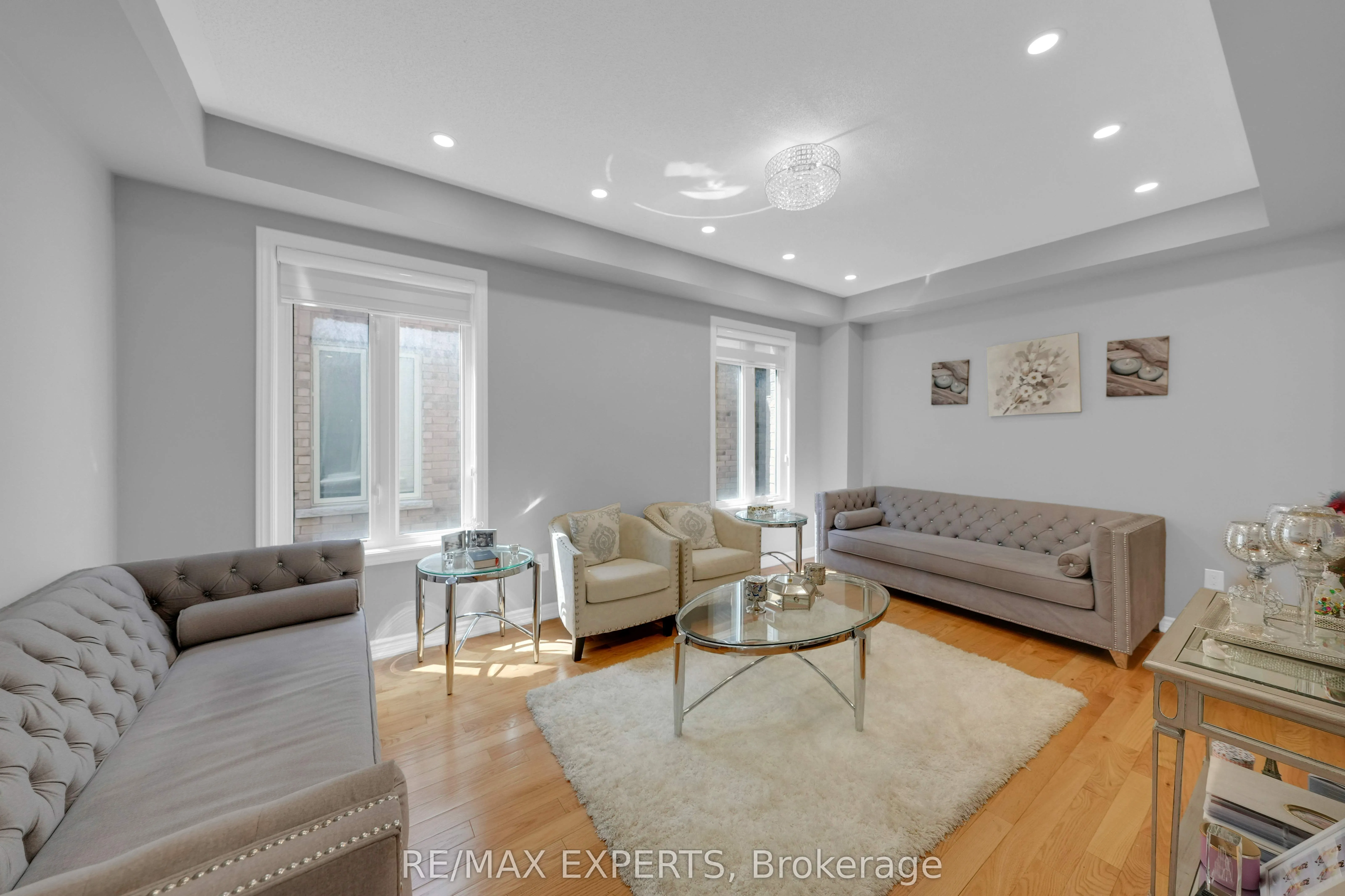 2190 Dawson Crescent