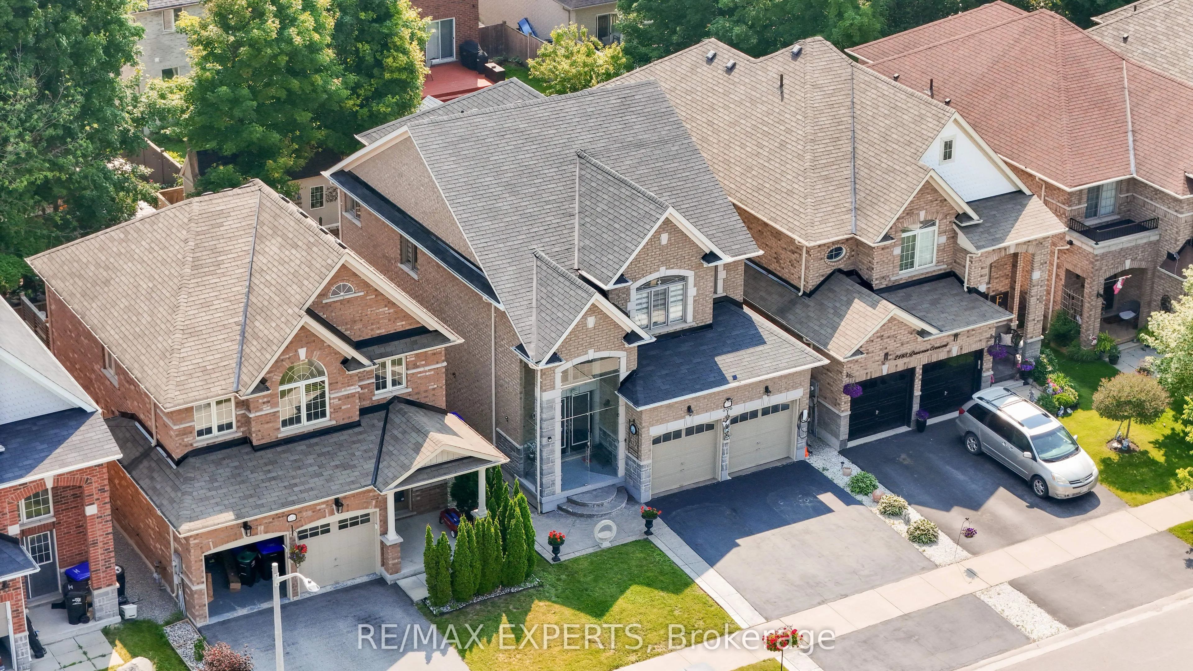 2190 Dawson Crescent