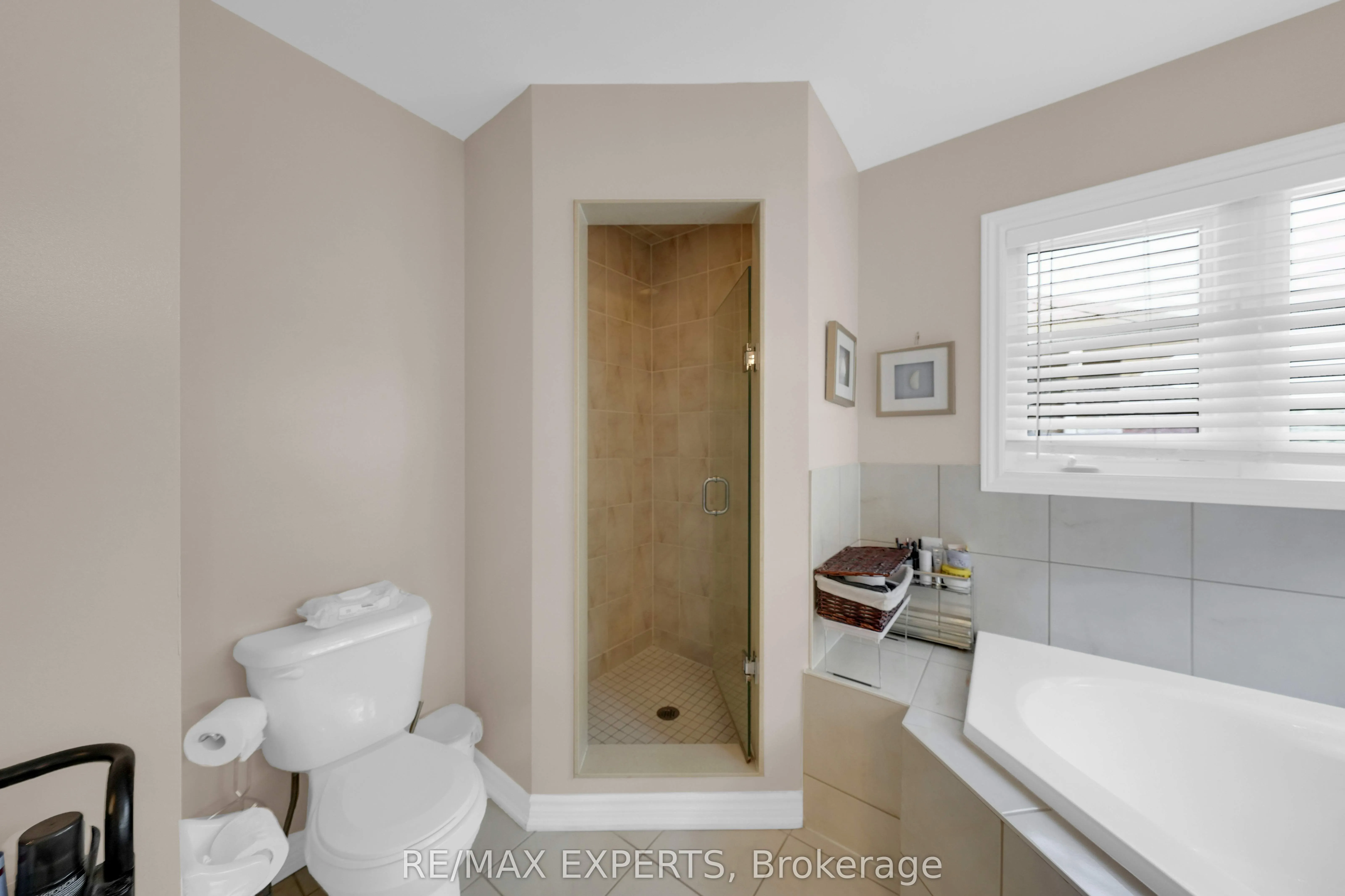 2190 Dawson Crescent