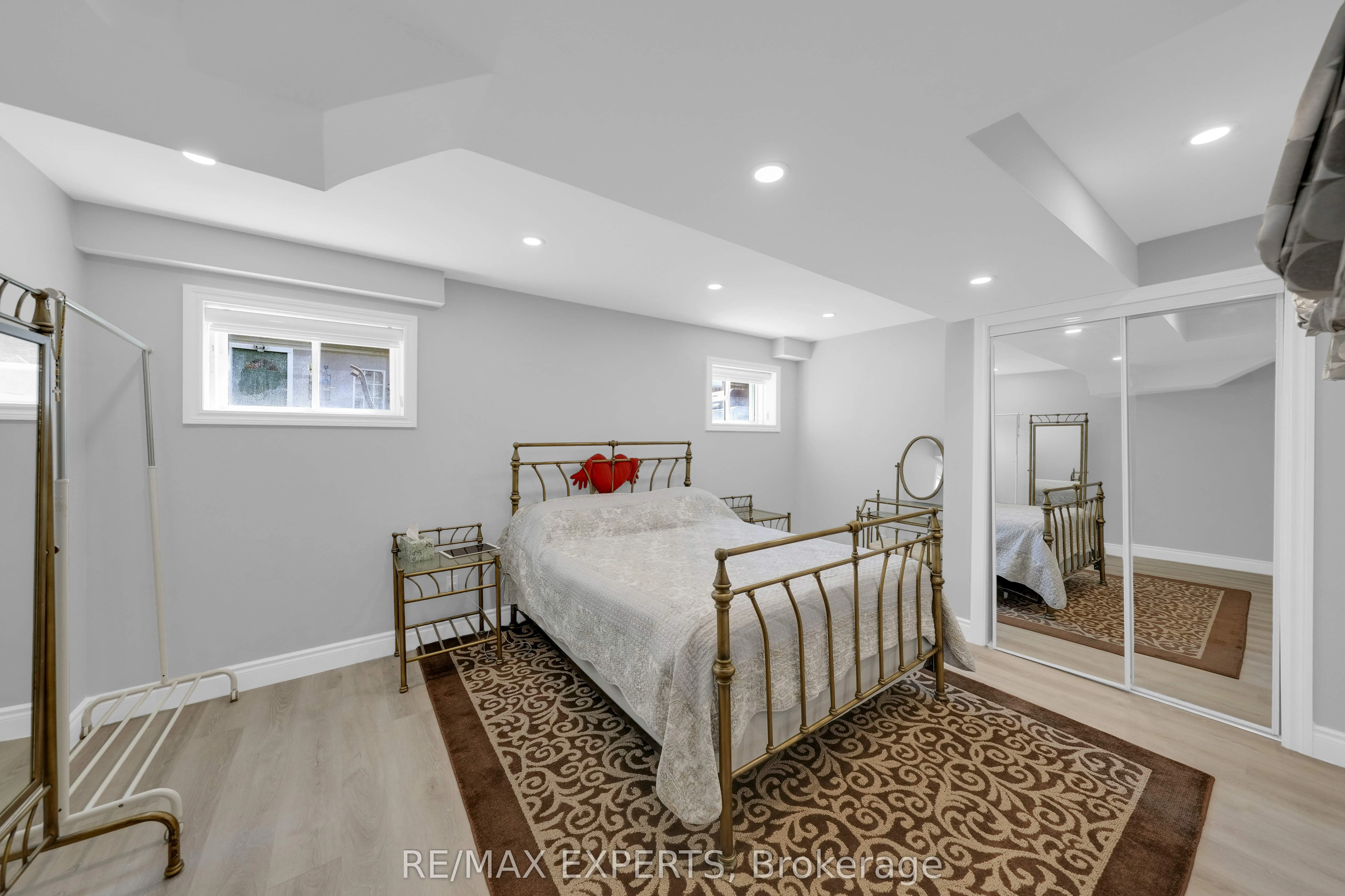 2190 Dawson Crescent