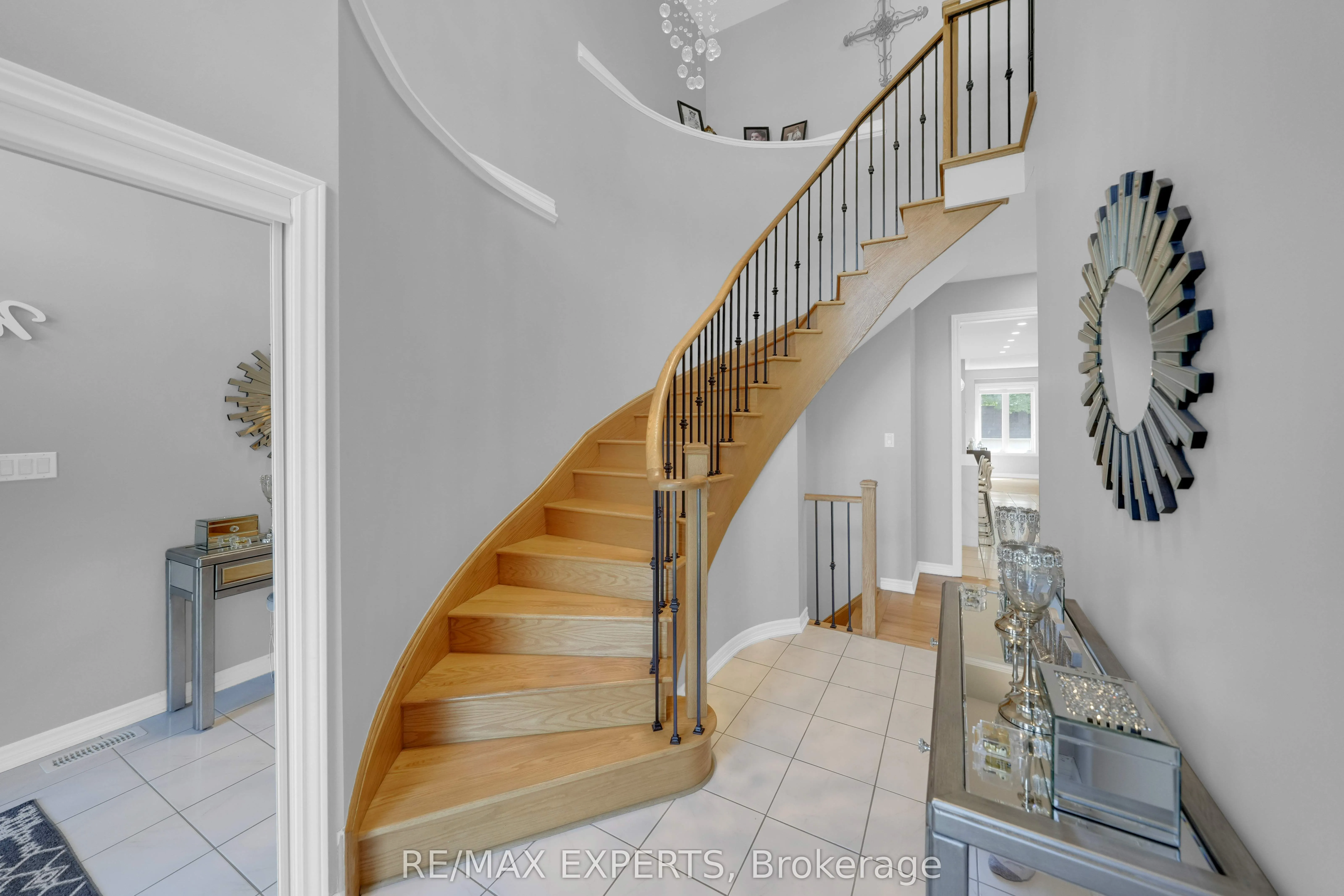 2190 Dawson Crescent