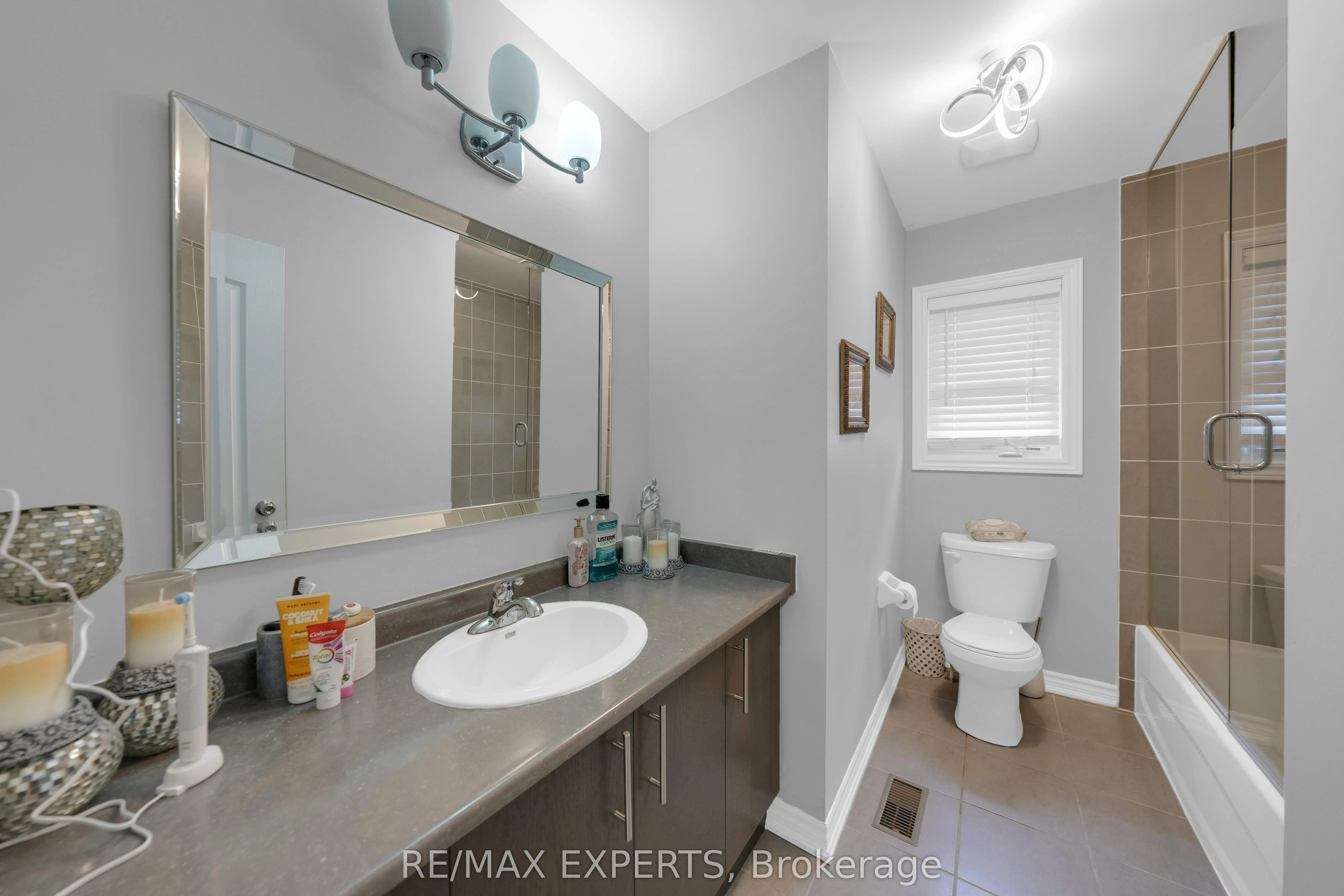2190 Dawson Crescent