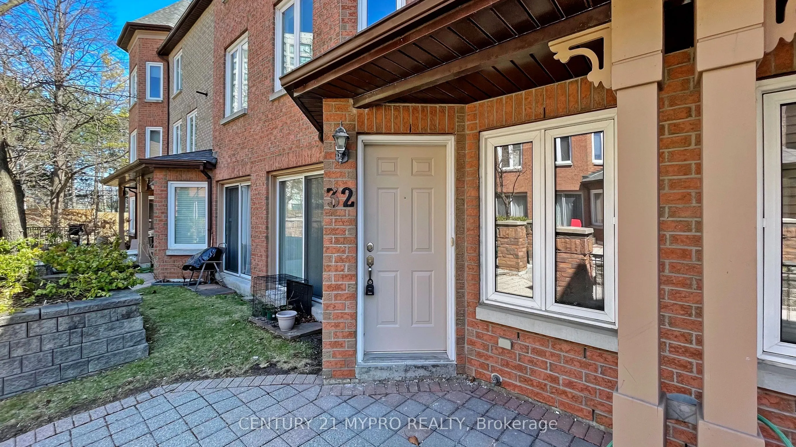 735 New Westminster Drive, #32