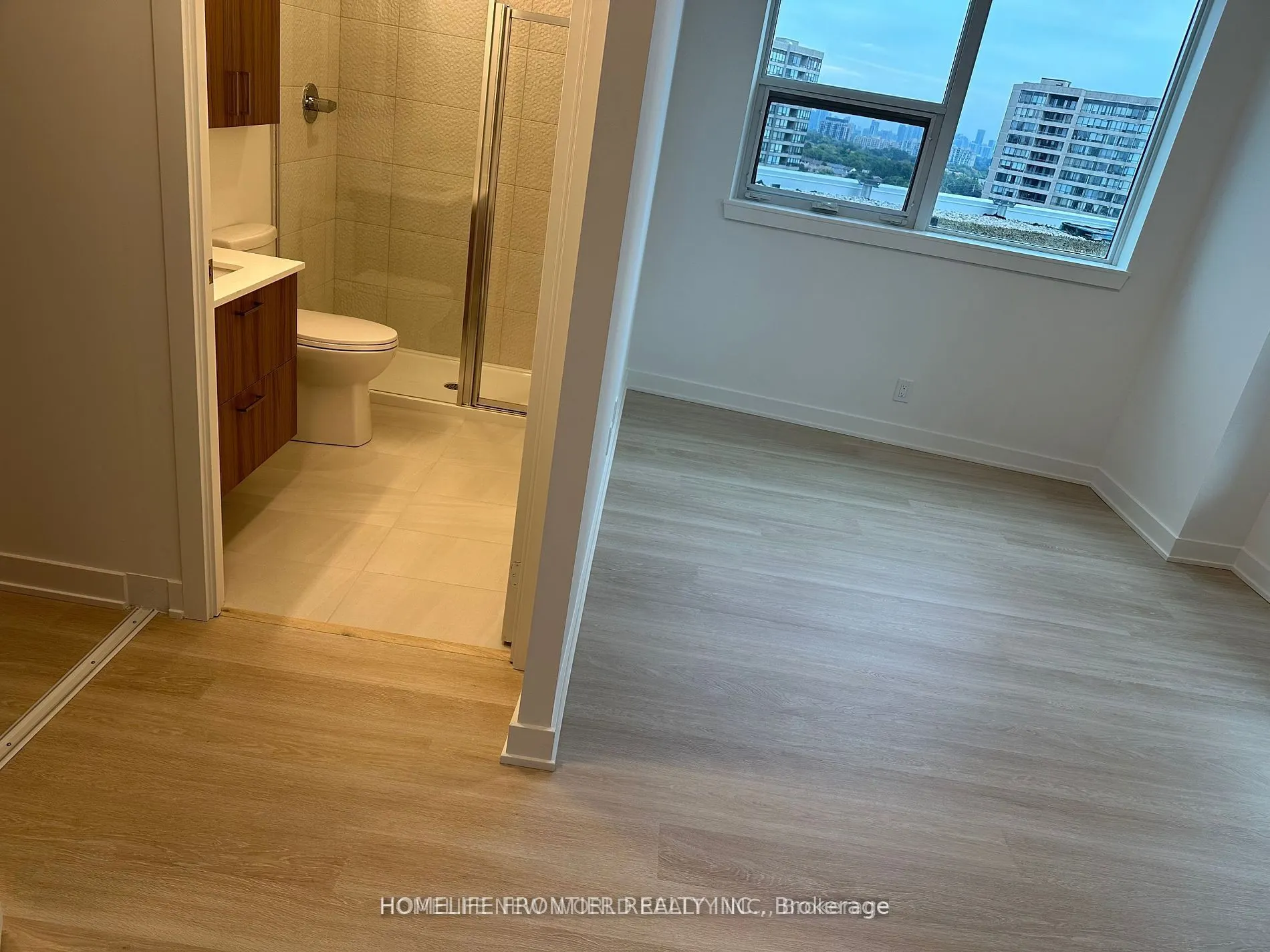 50 Upper Mall Way, #B802