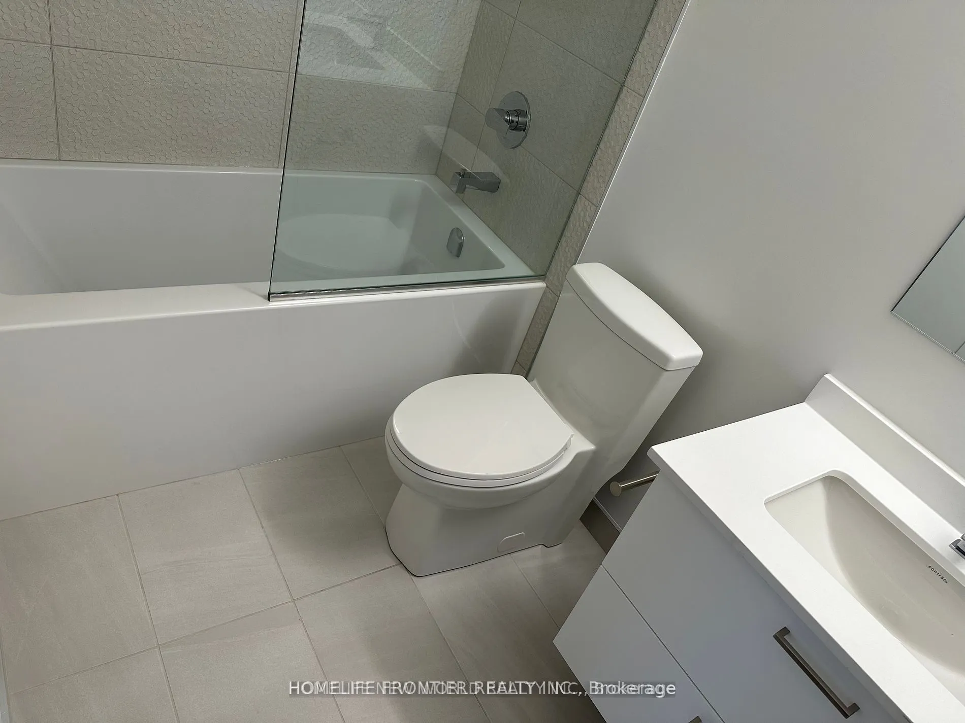 50 Upper Mall Way, #B802