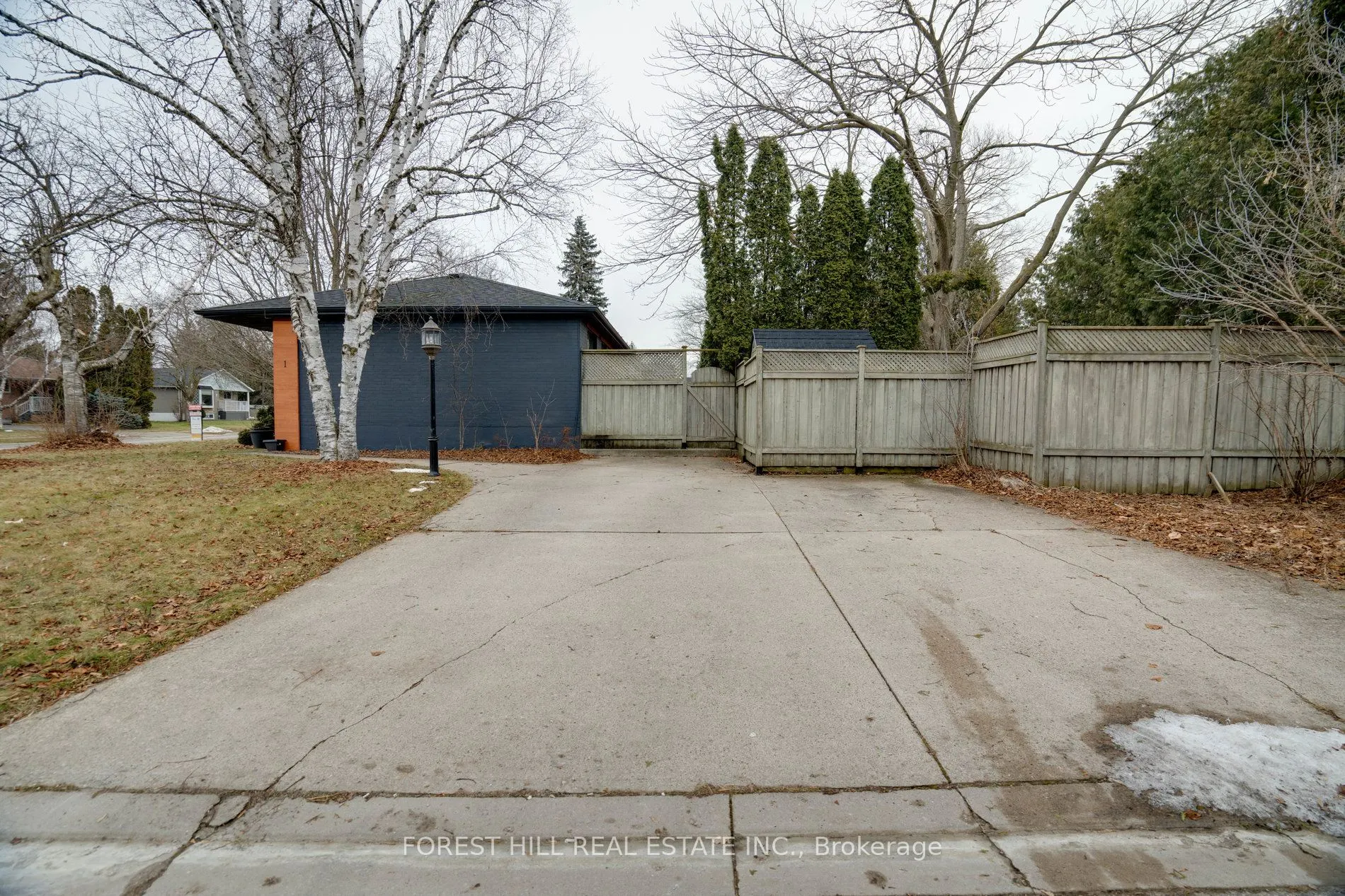1 Willis Drive
