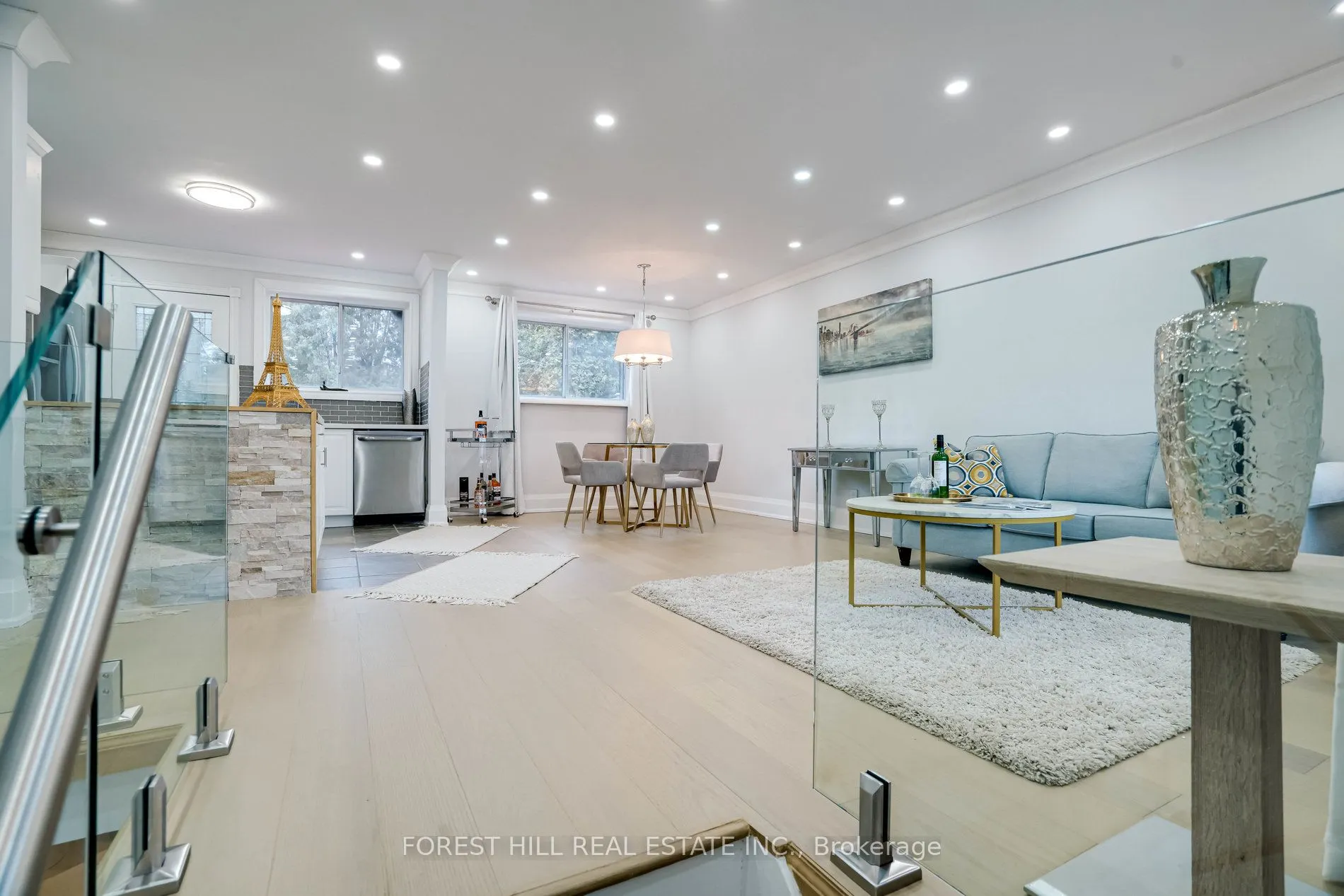 1 Willis Drive