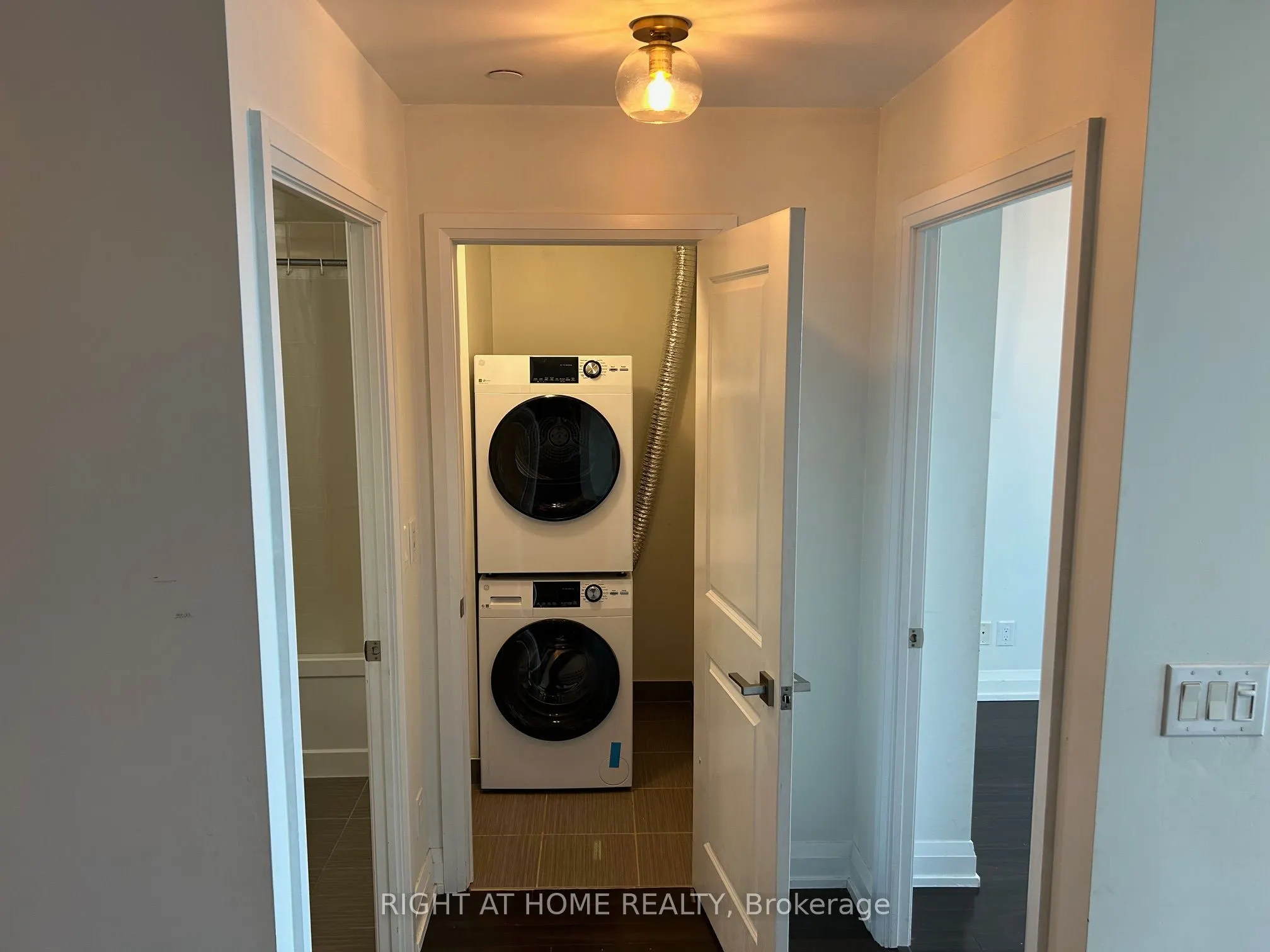 7161 Yonge Street, #2123