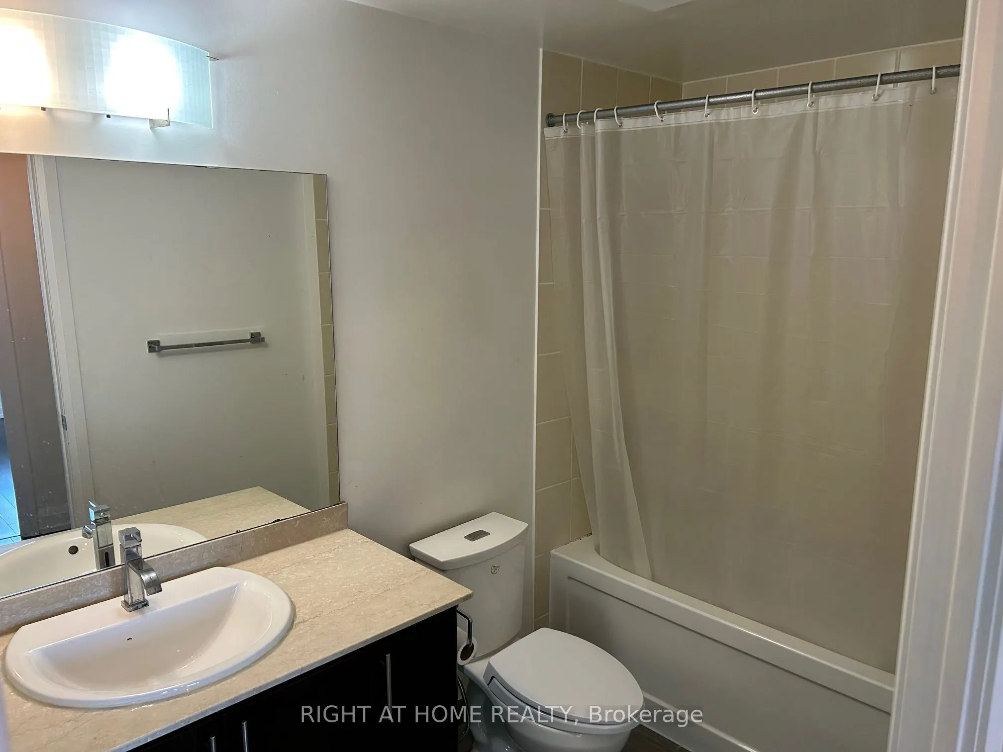 7161 Yonge Street, #2123