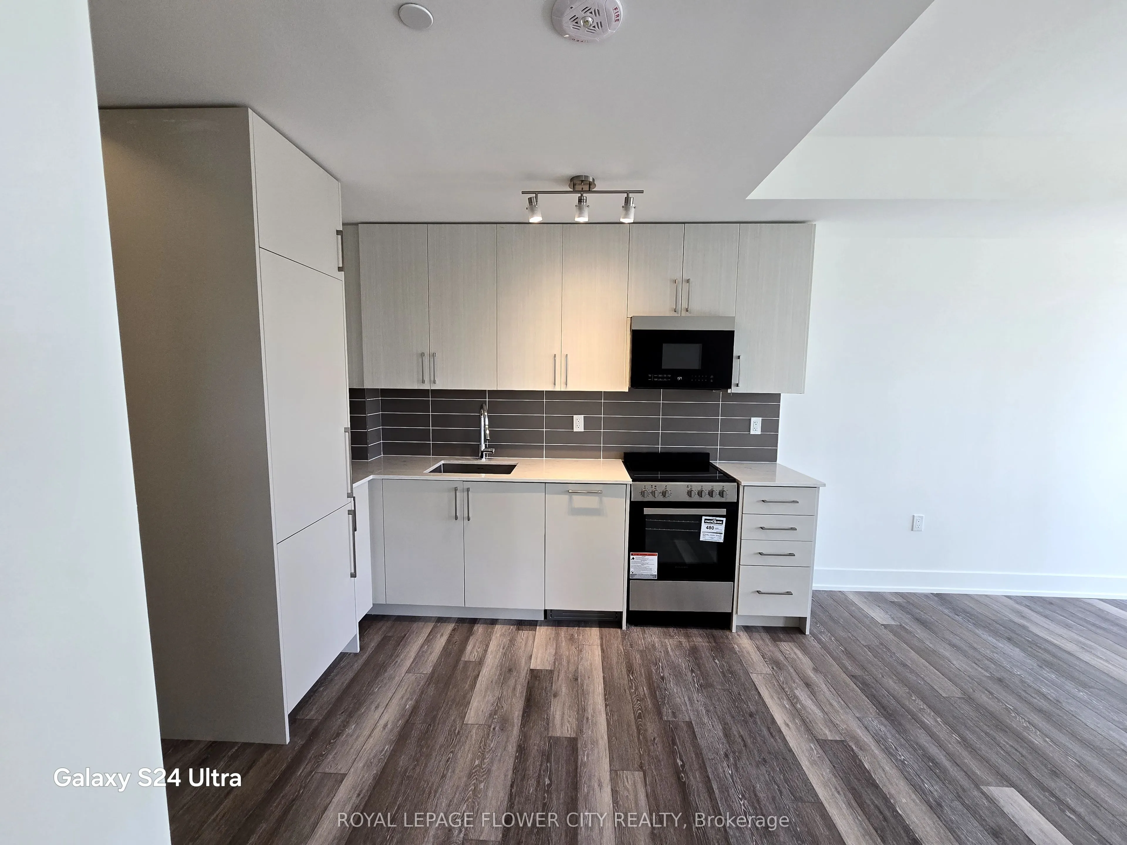 2075 King Road, #351