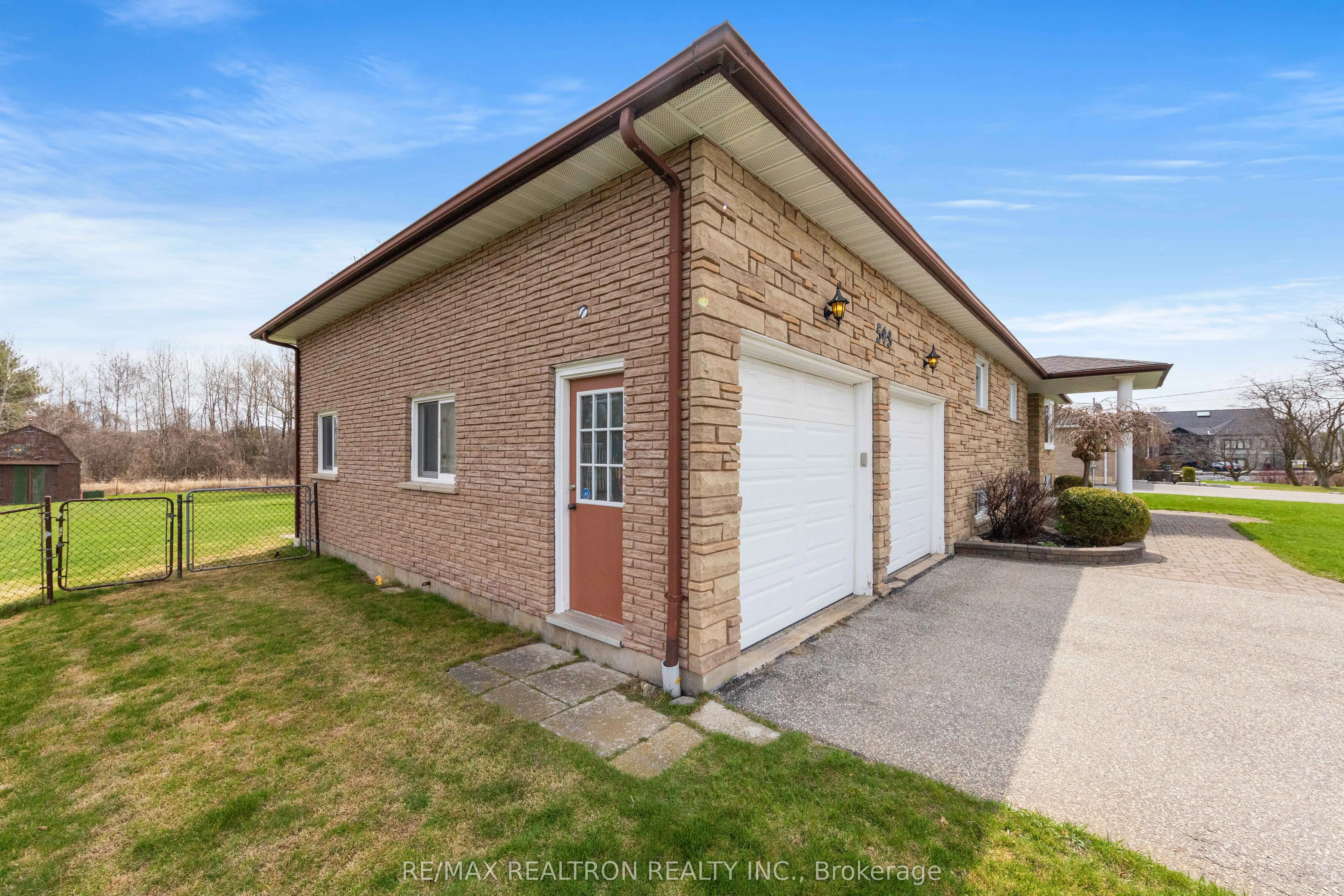 593 Simcoe Road