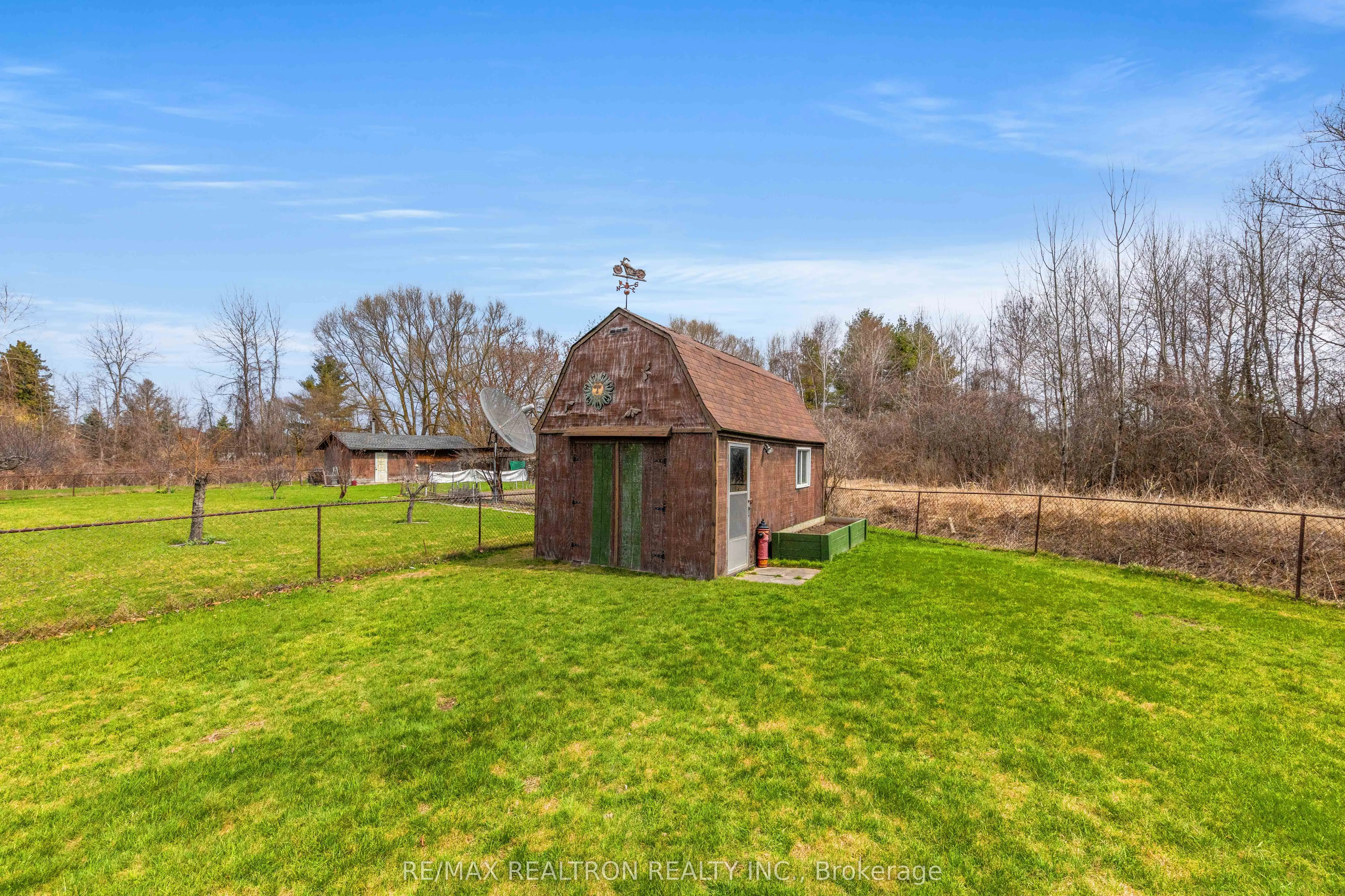 593 Simcoe Road