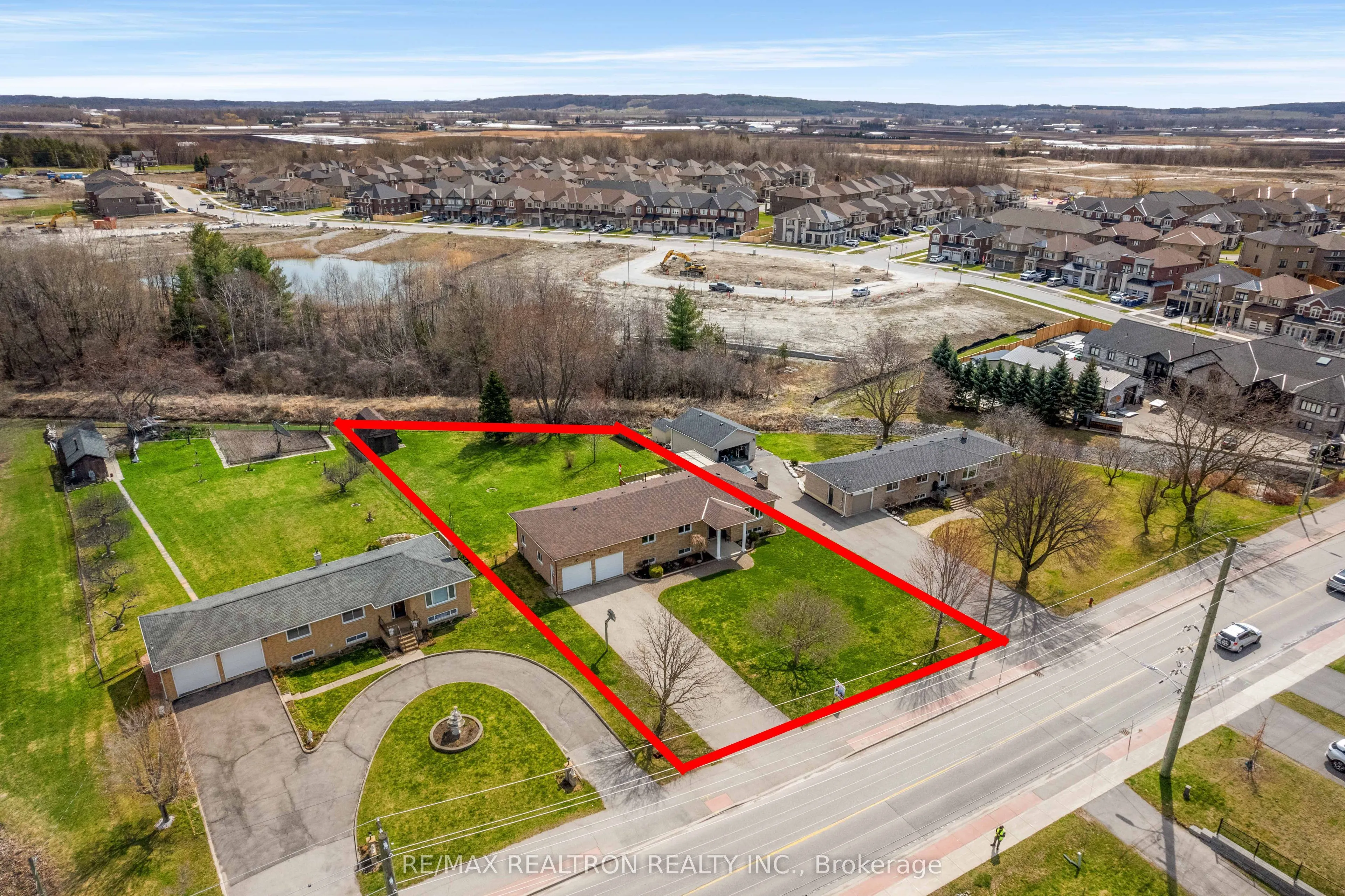 593 Simcoe Road