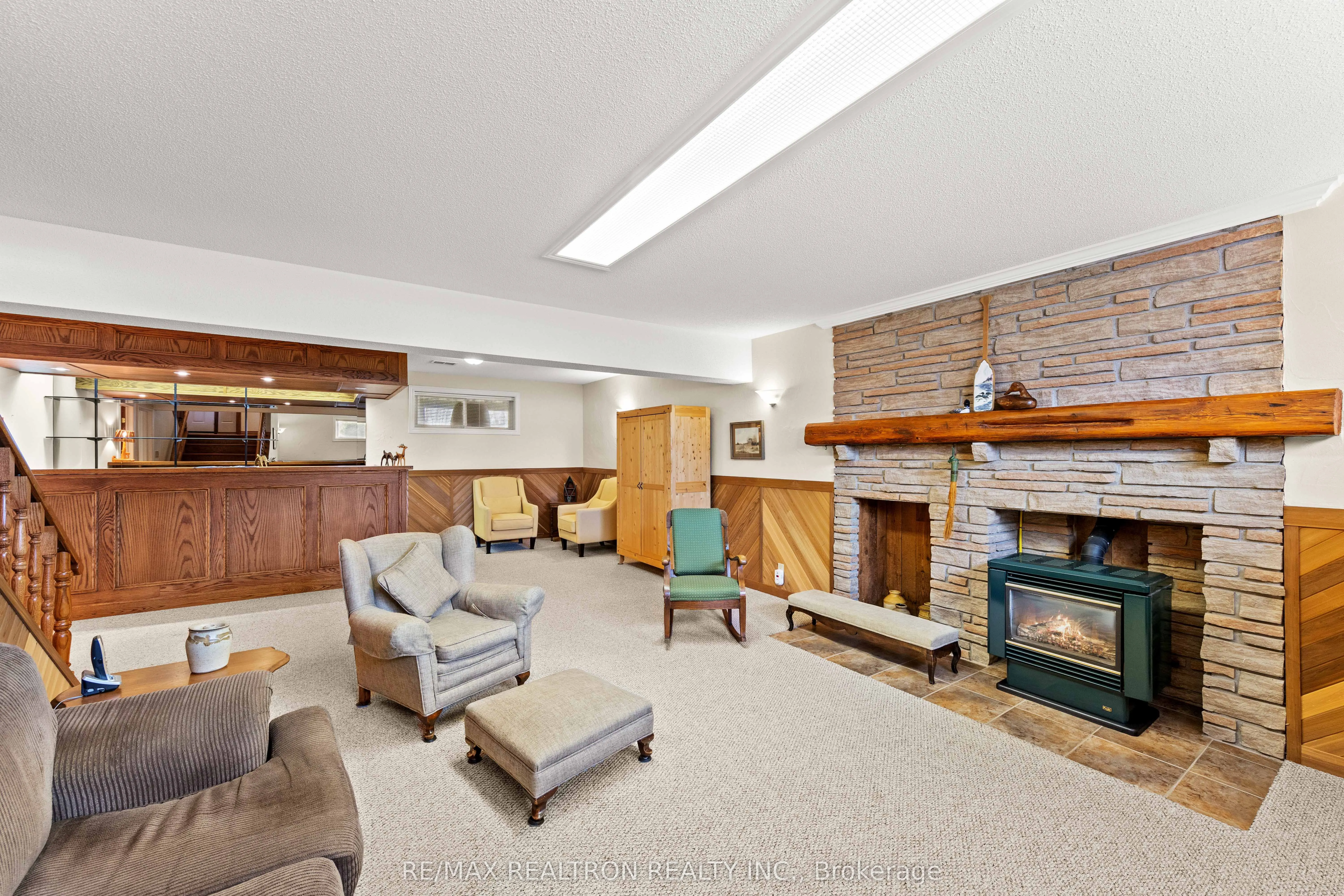 593 Simcoe Road