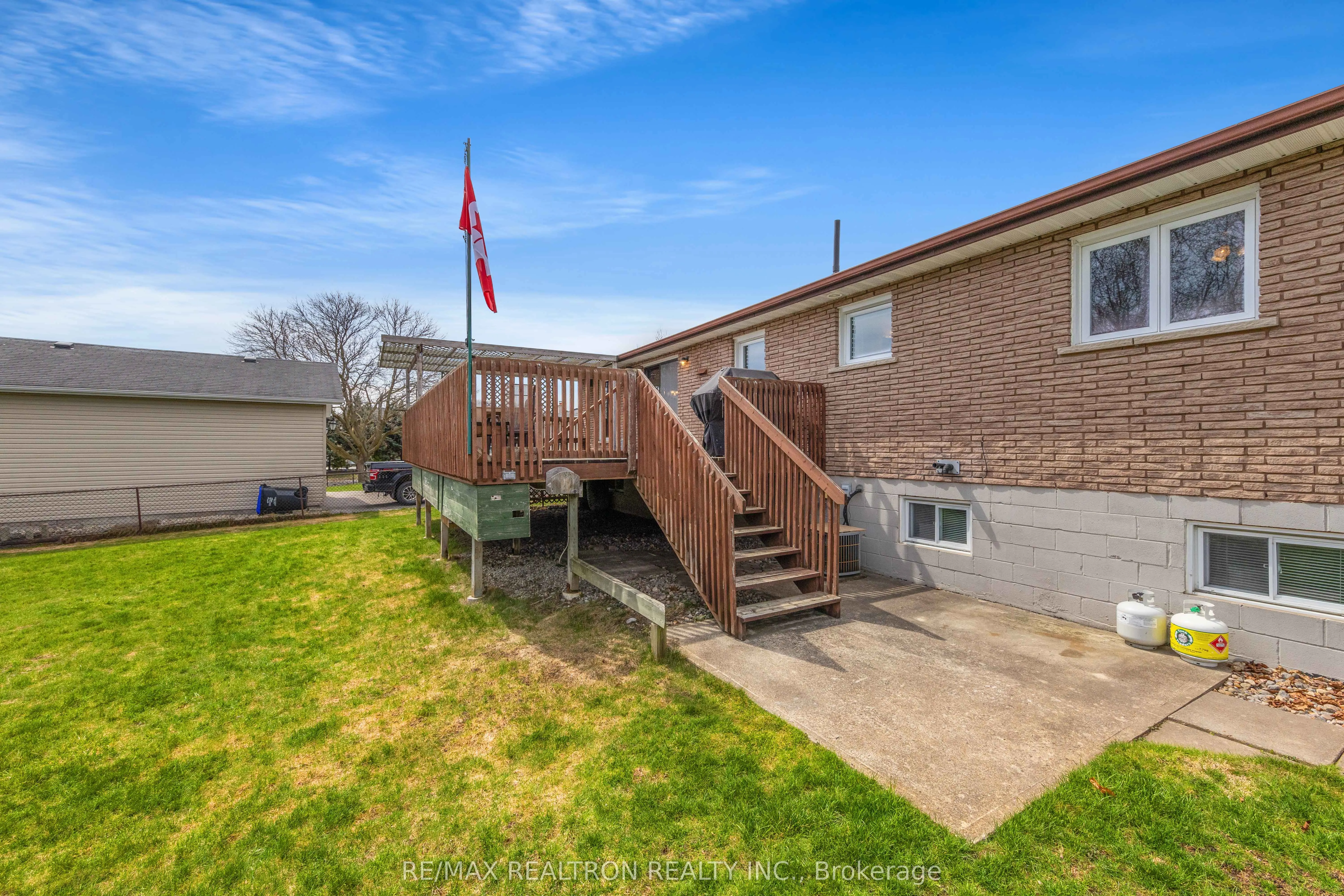 593 Simcoe Road