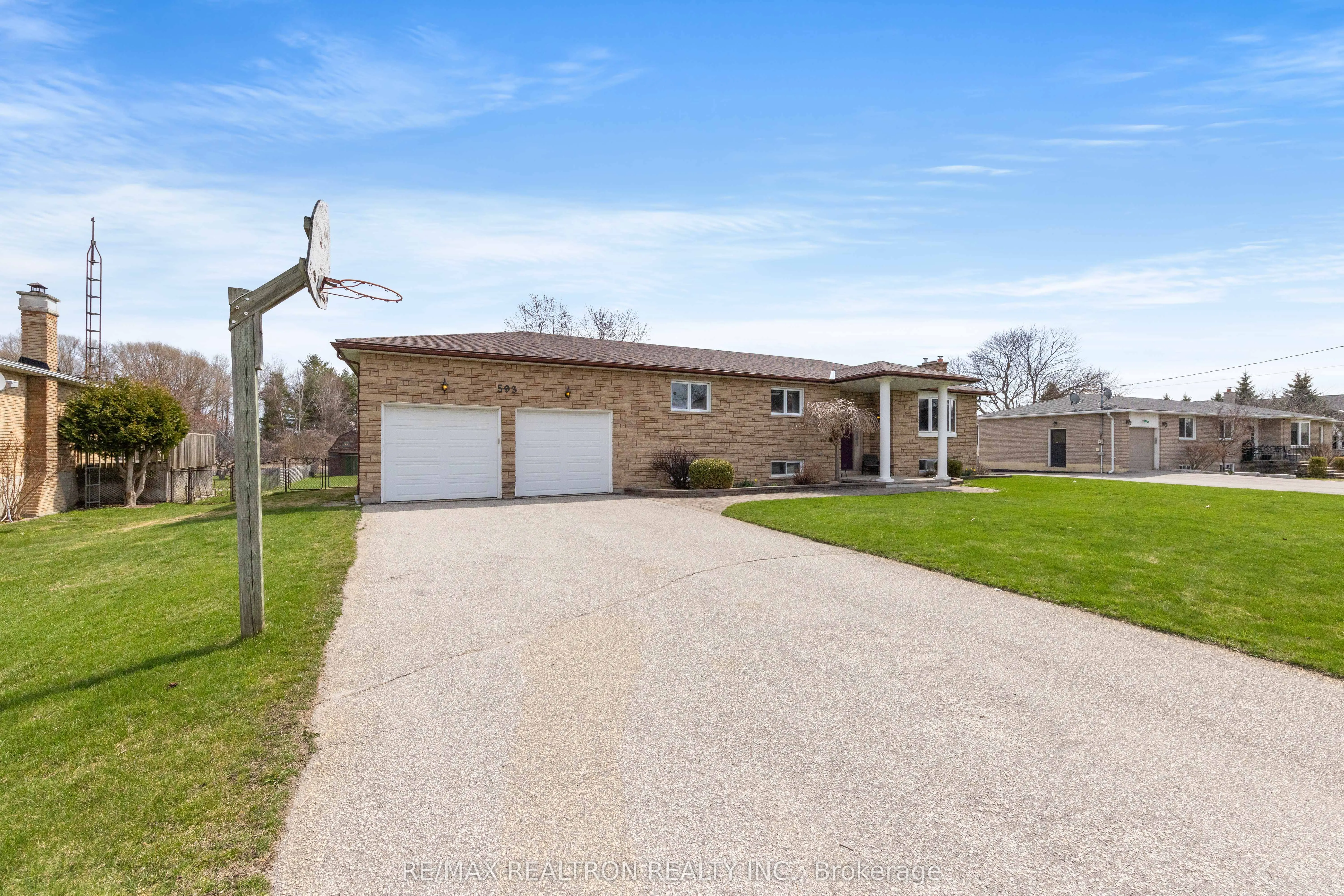 593 Simcoe Road