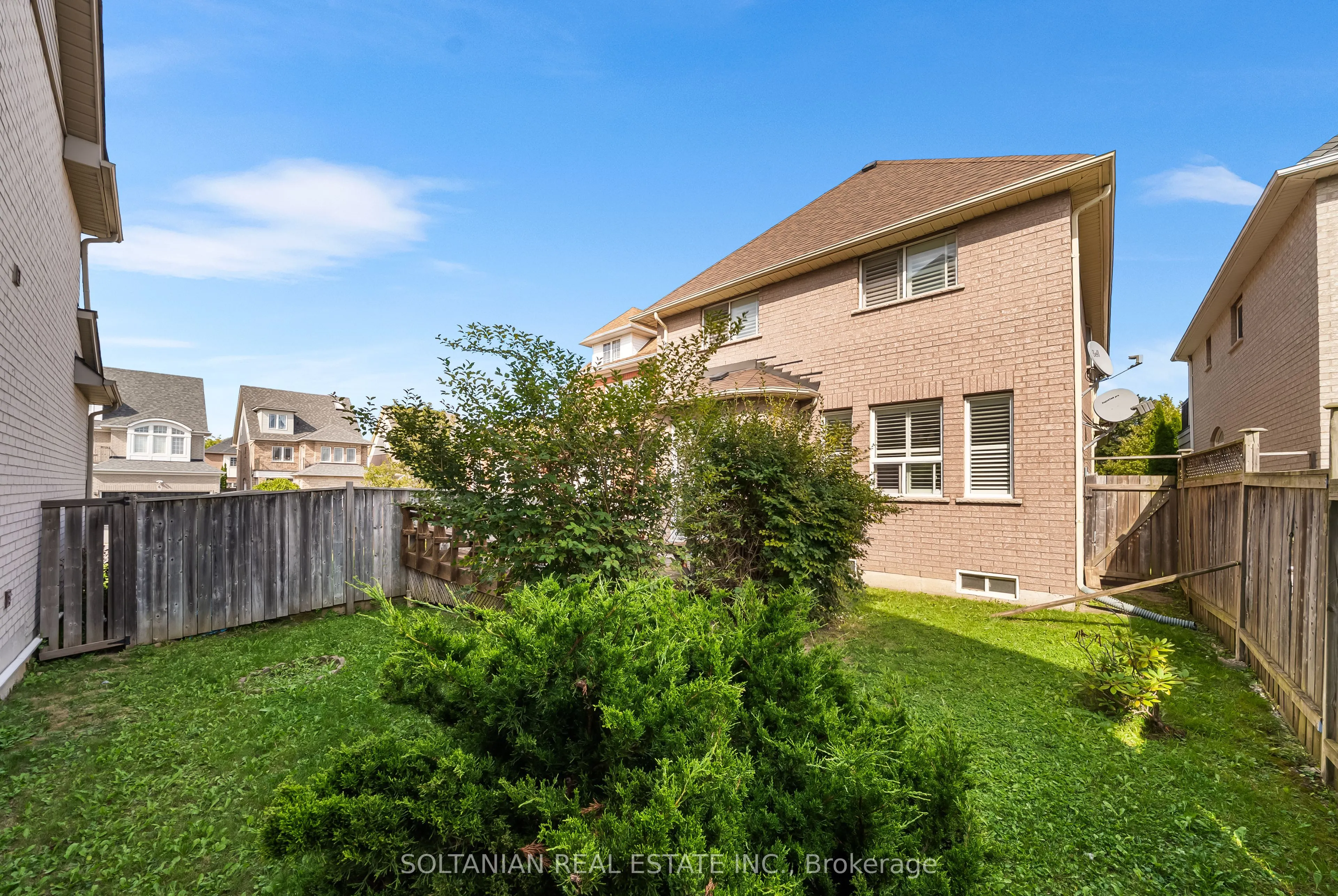 242 Frank Endean Road