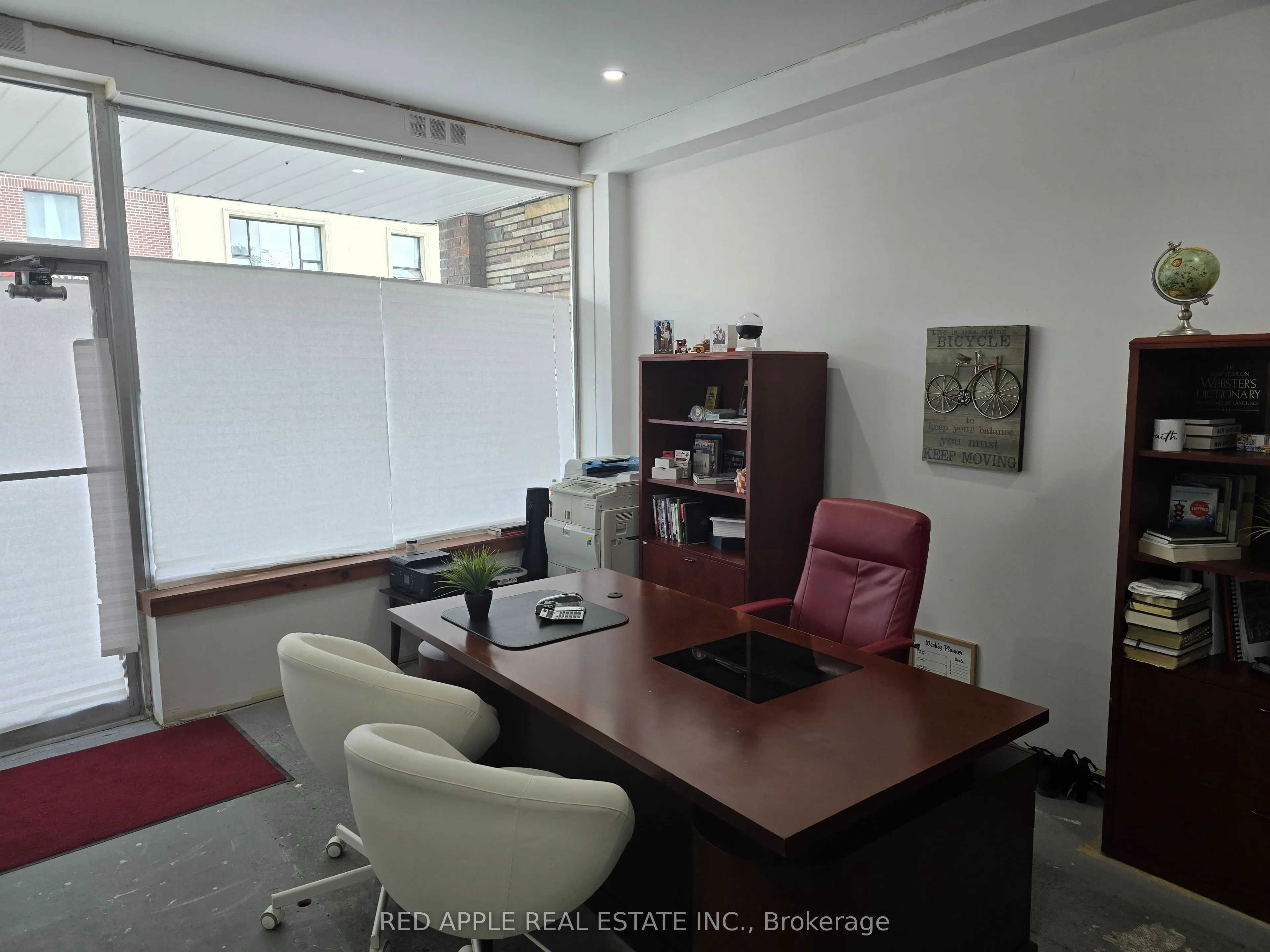 5 Holland Street W