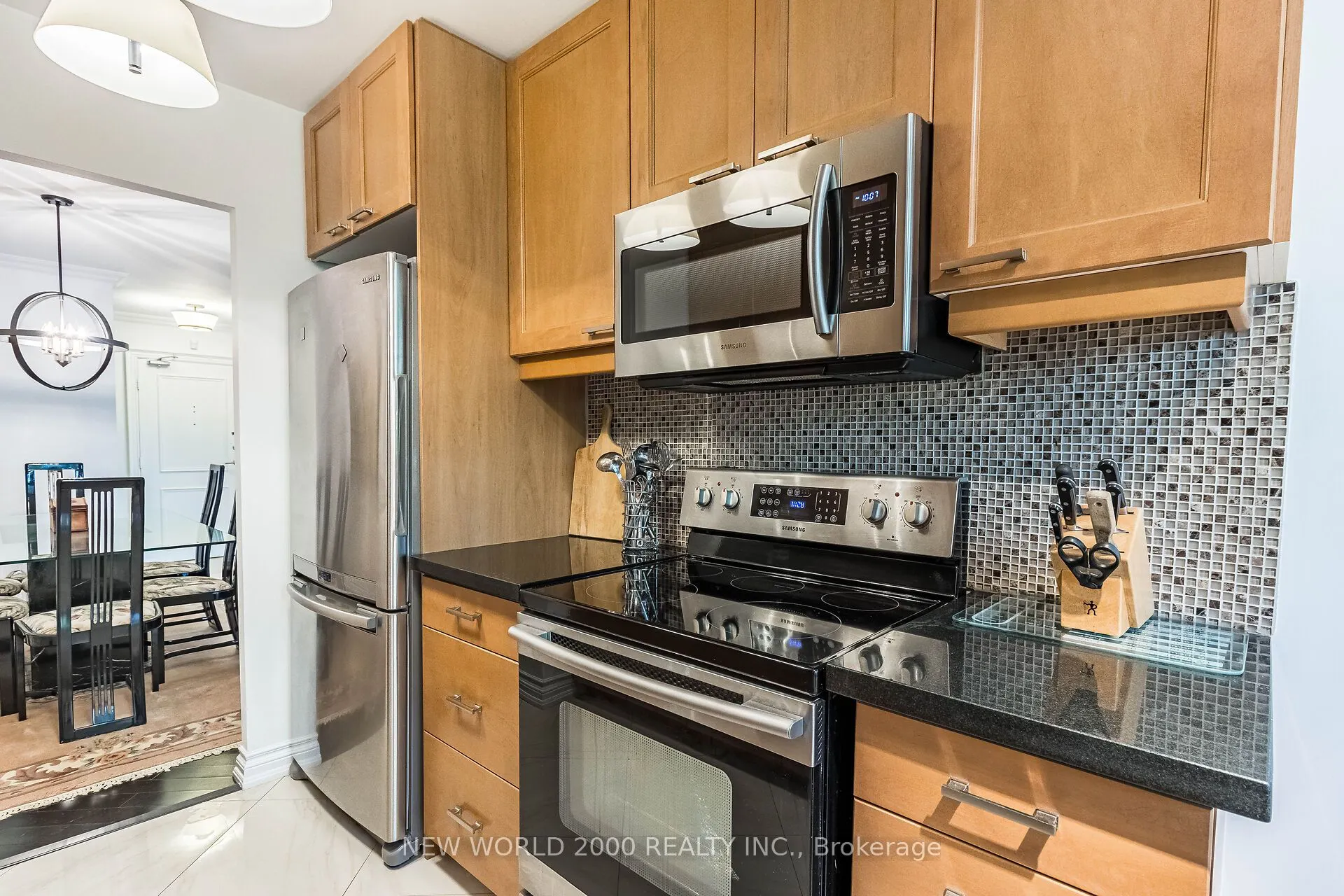7811 Yonge Street, #410