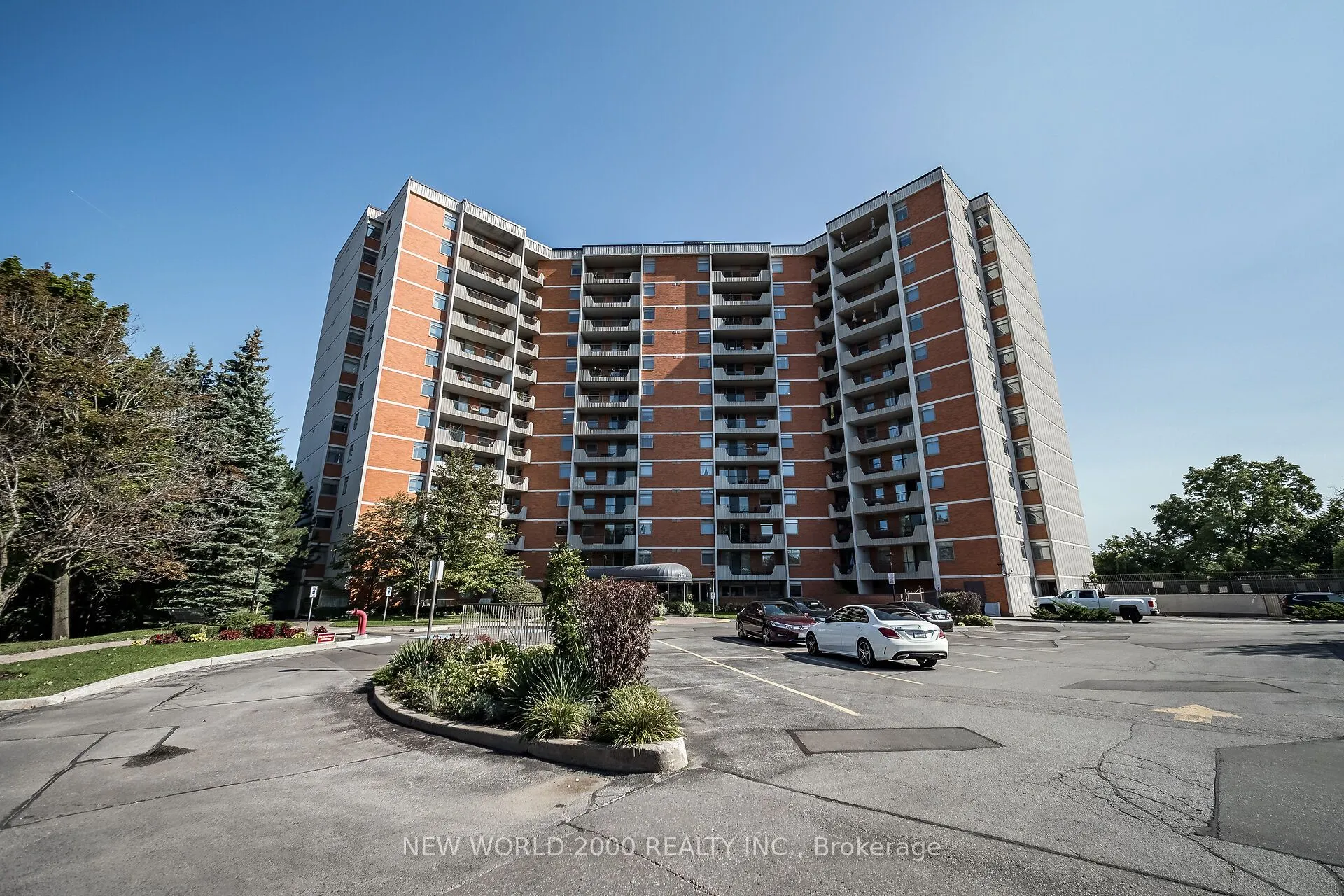 7811 Yonge Street, #410