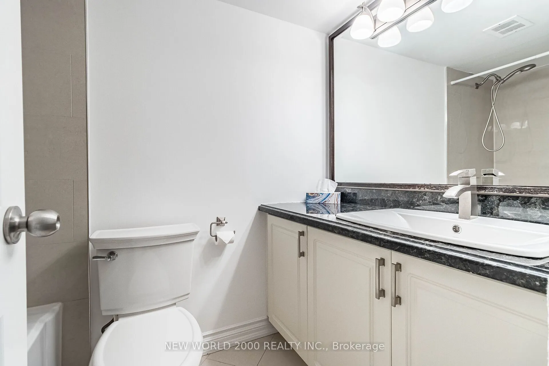 7811 Yonge Street, #410