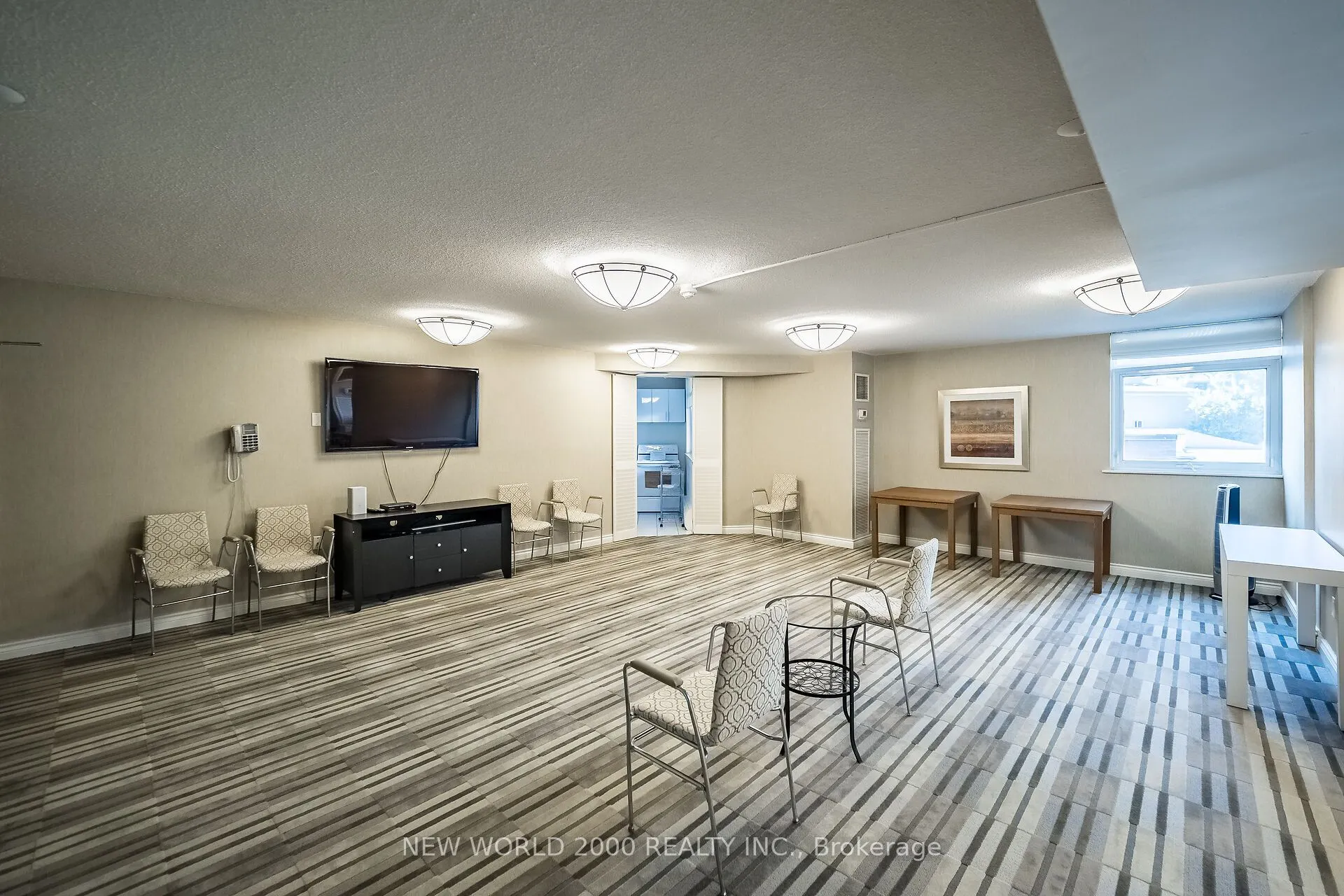 7811 Yonge Street, #410