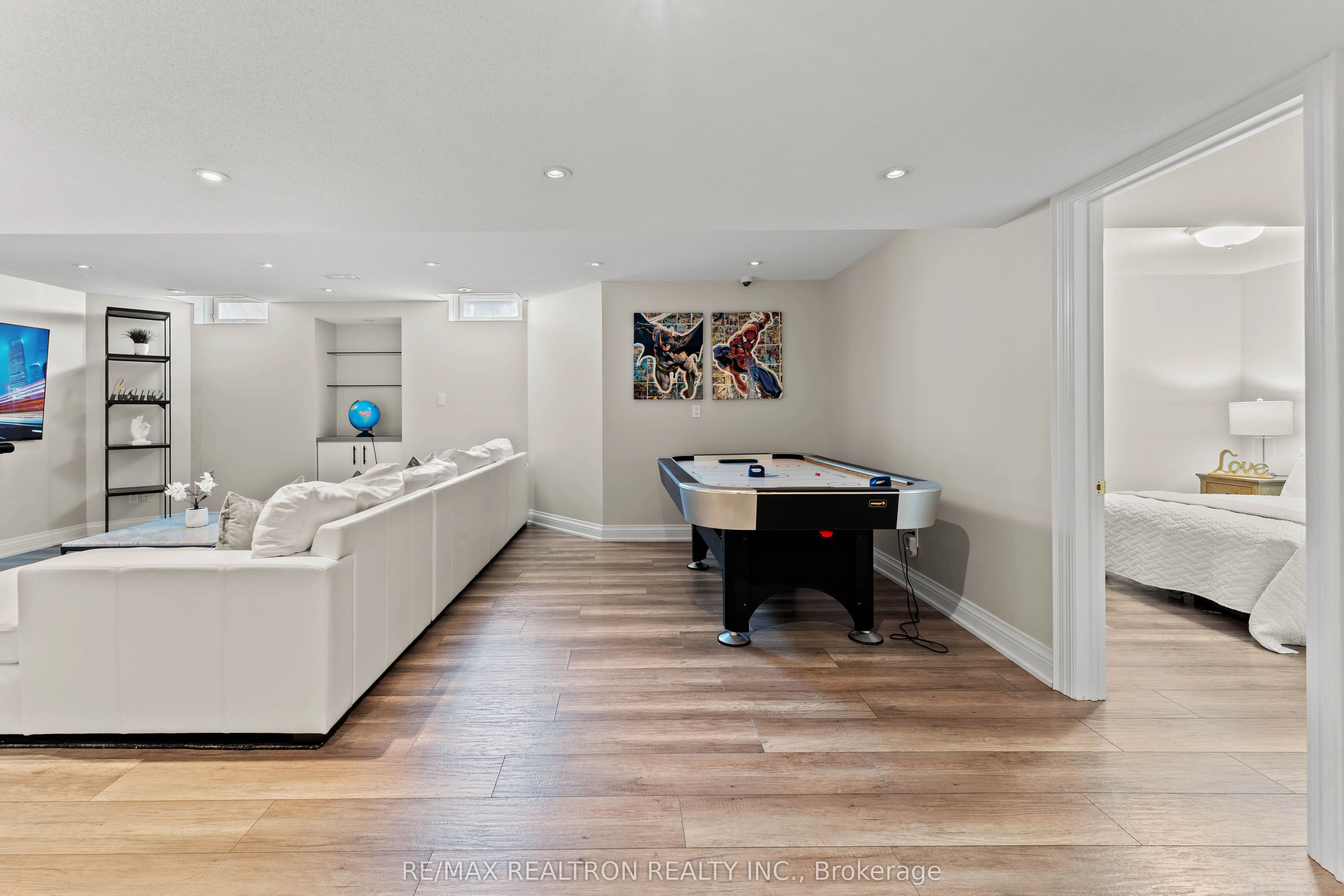 43 Basie Gate