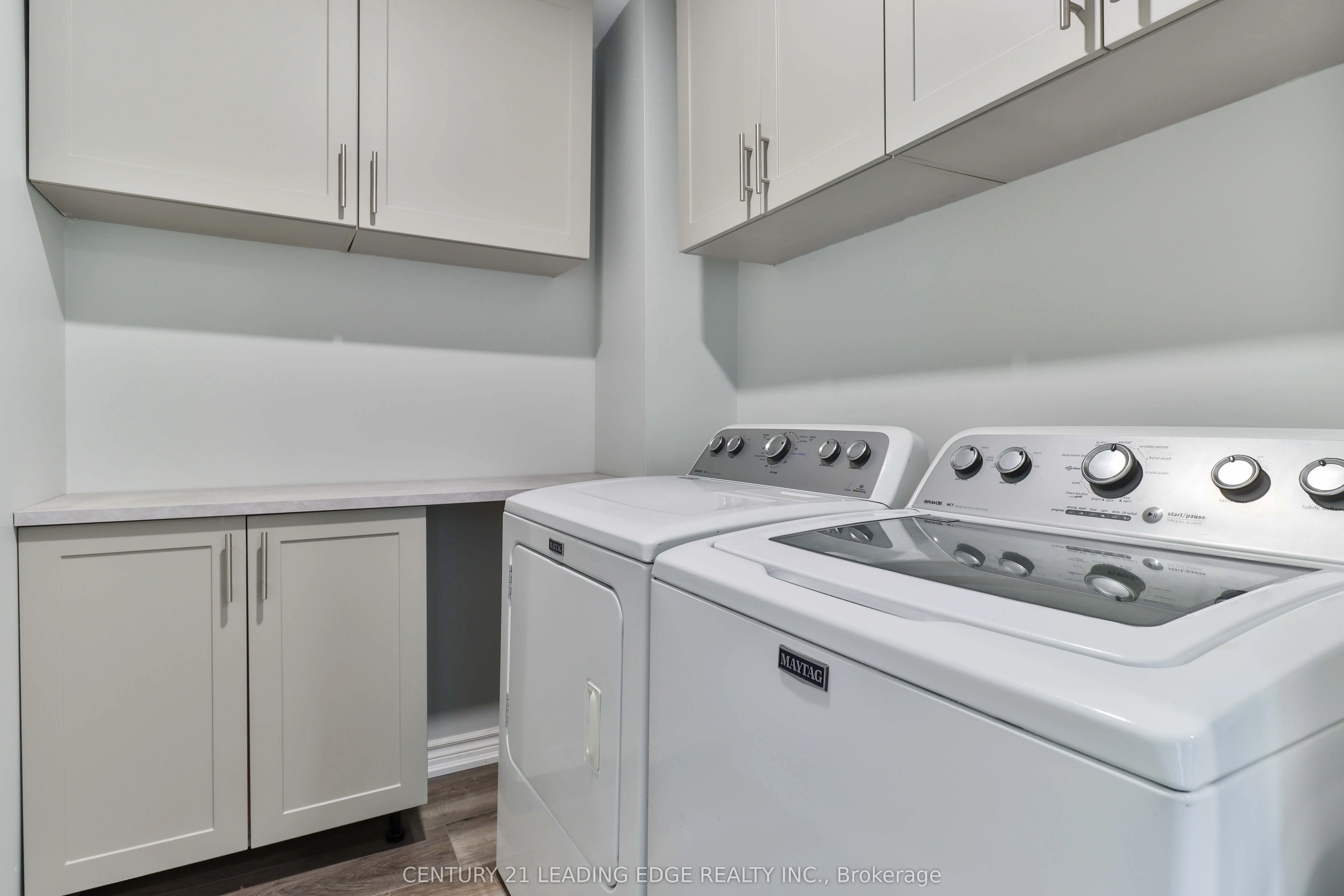 487 Eagle Street, #B
