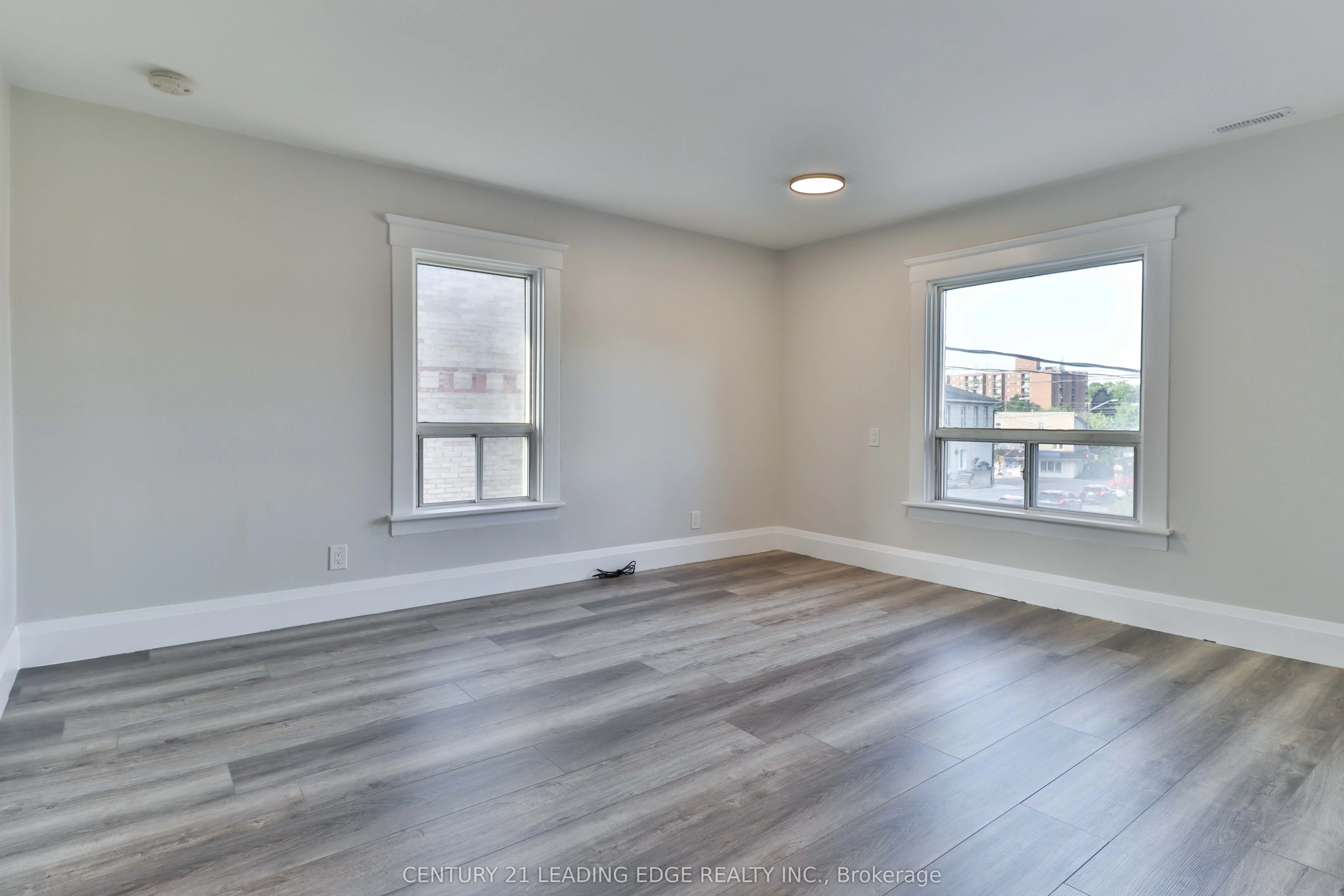 487 Eagle Street, #B