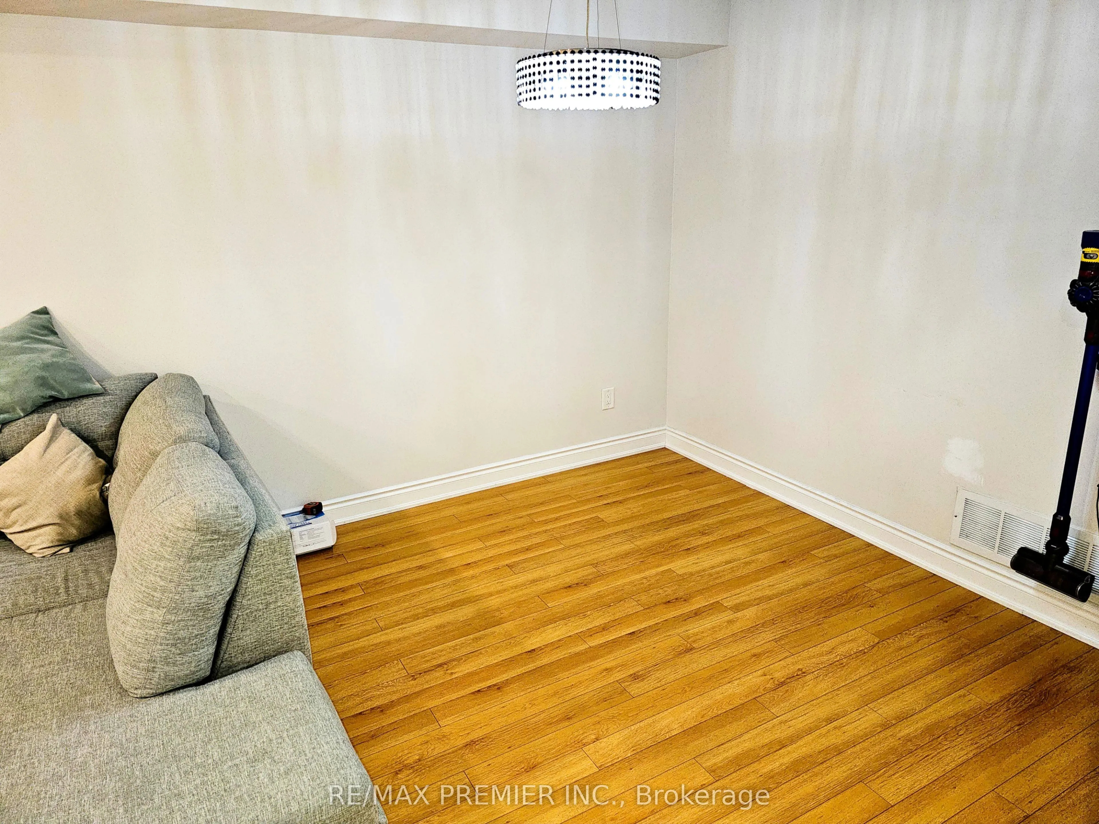 19 Foxchase Avenue, #58