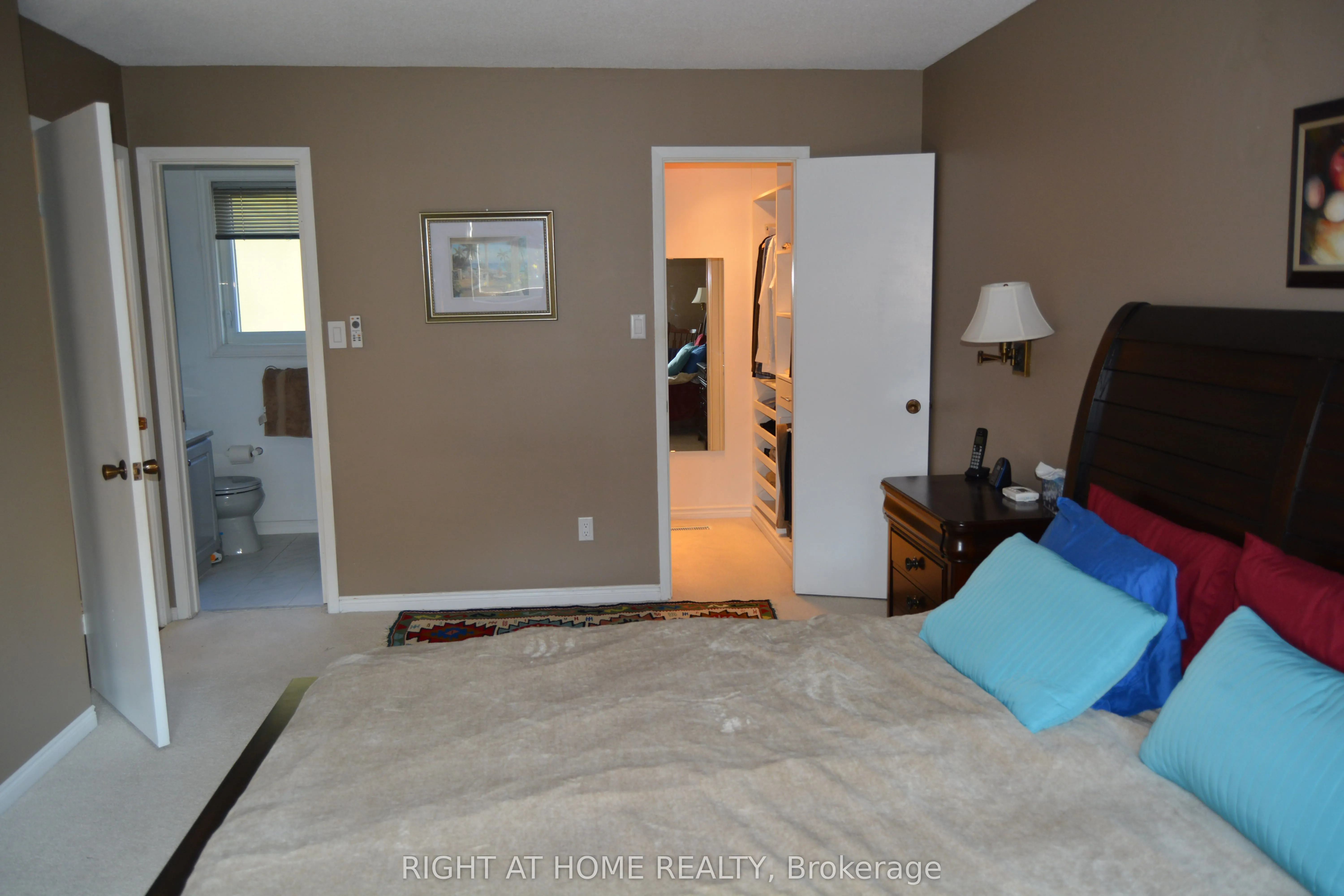 449 Dover Crescent