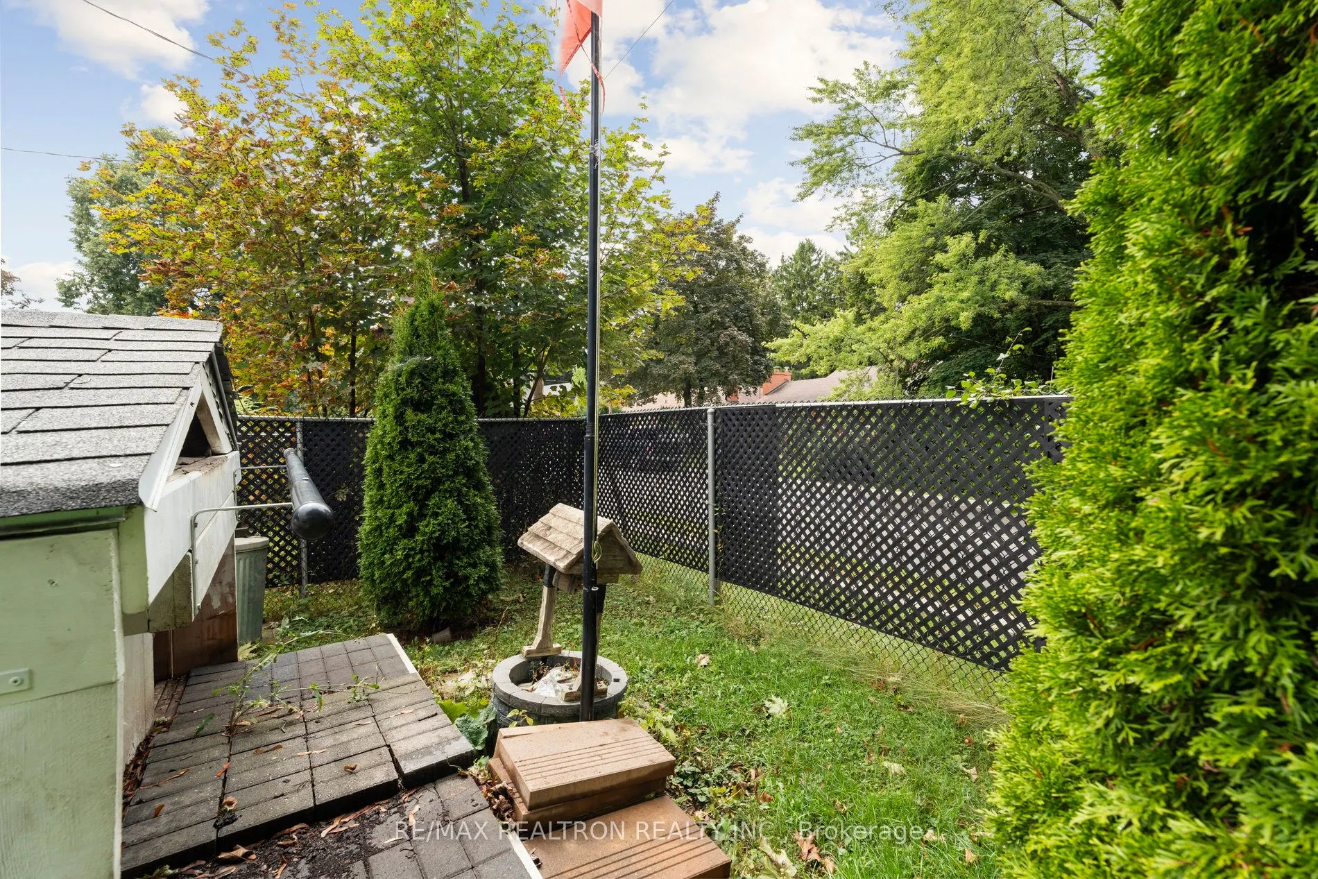 230 Avenue Road