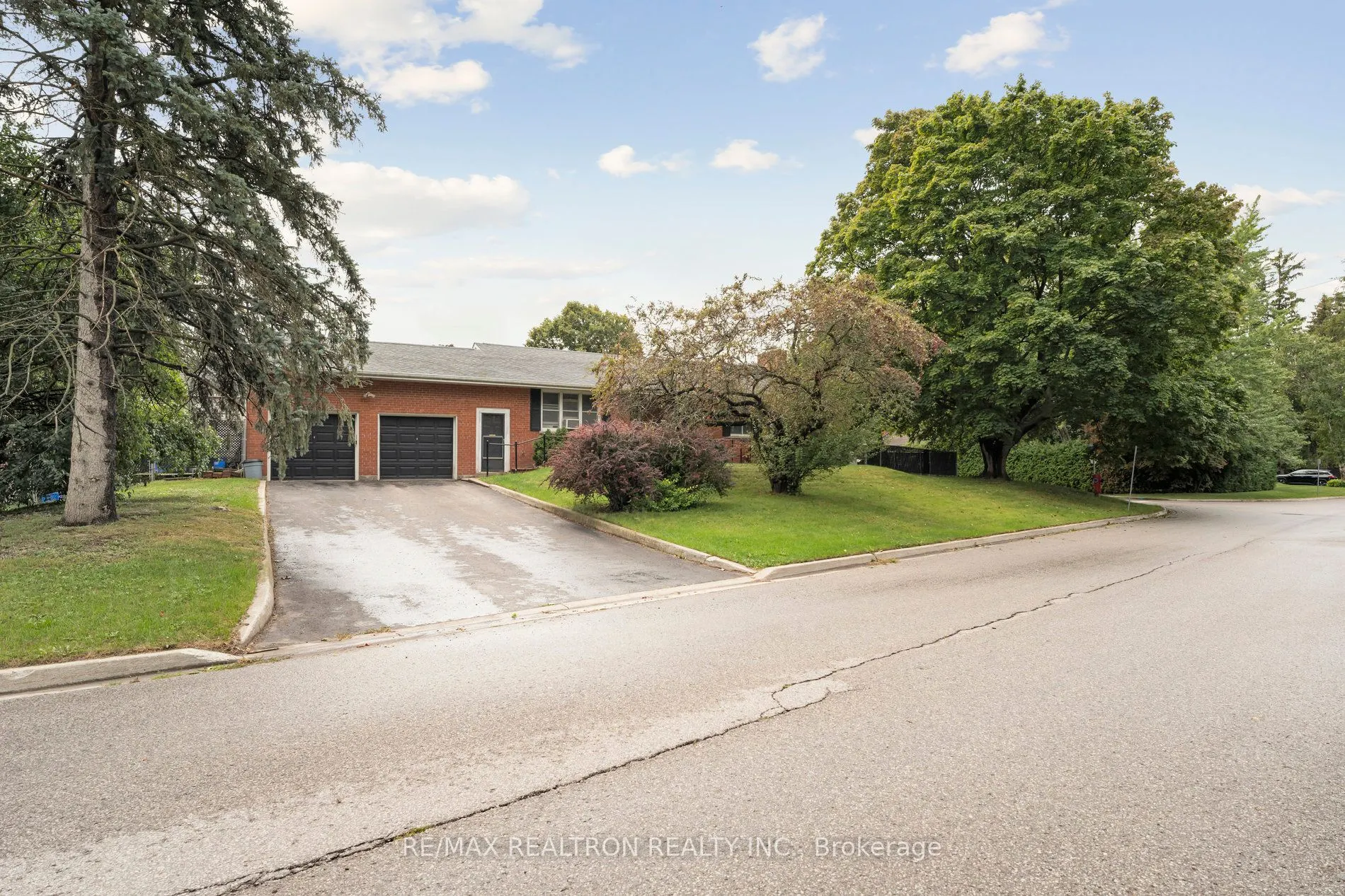 230 Avenue Road