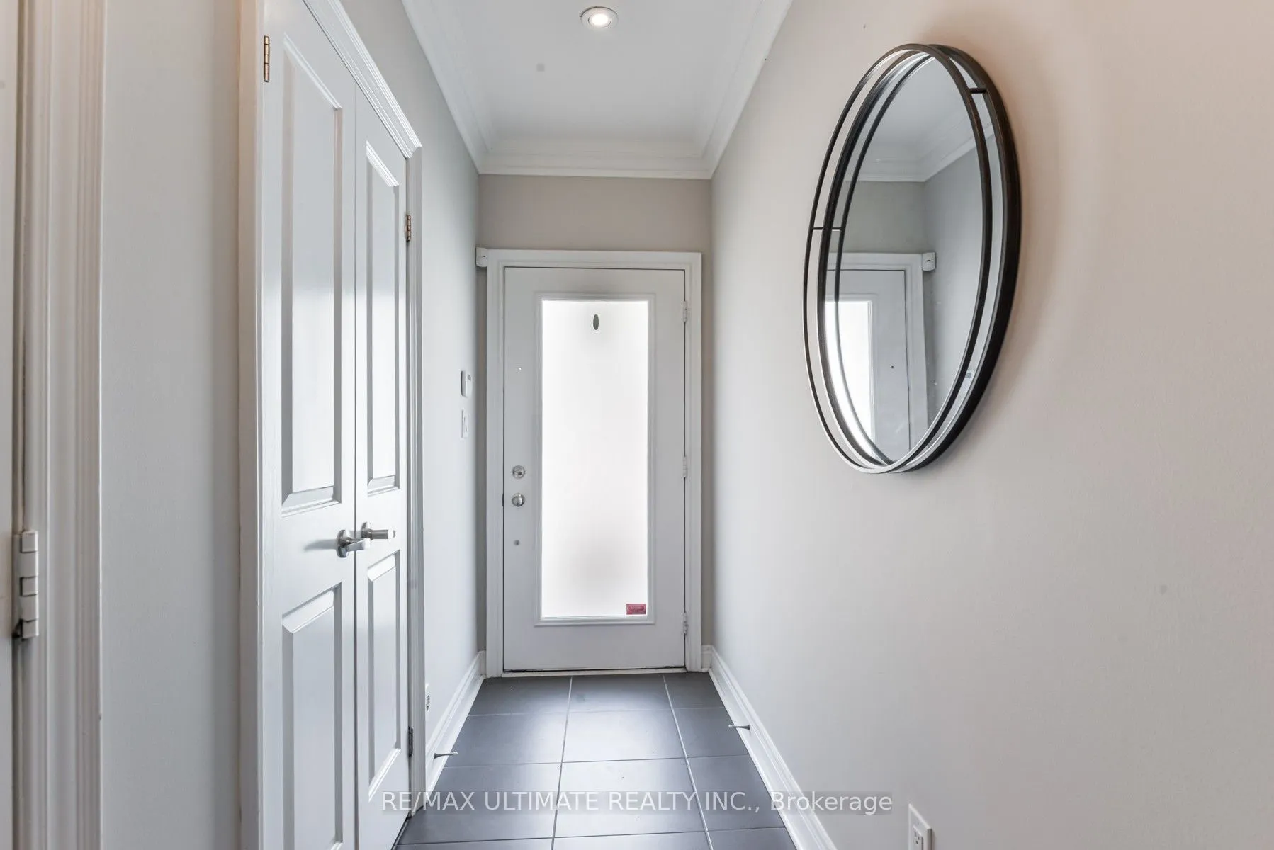 15 Powseland Crescent W, #7