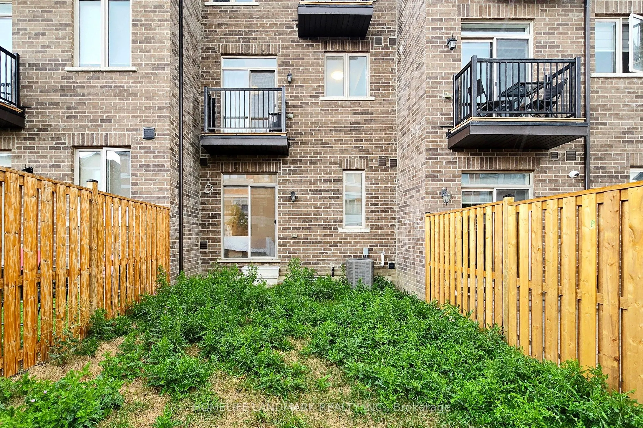 32 Sissons Way