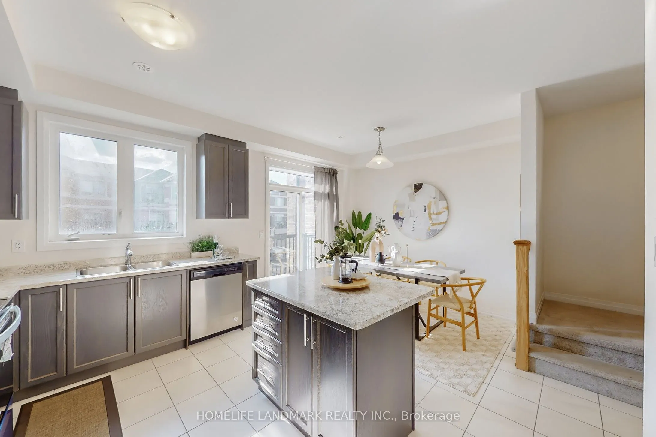 32 Sissons Way