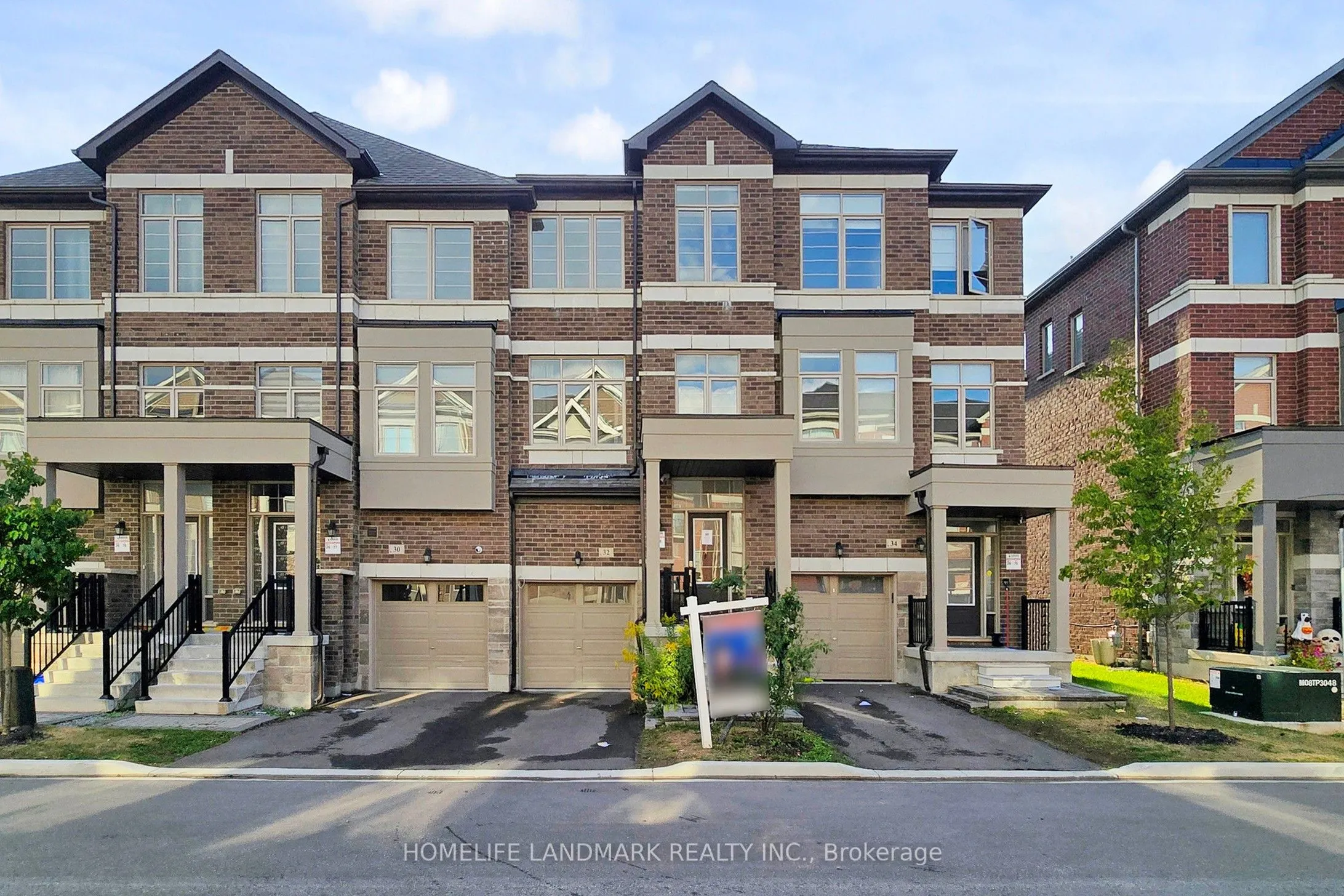 32 Sissons Way