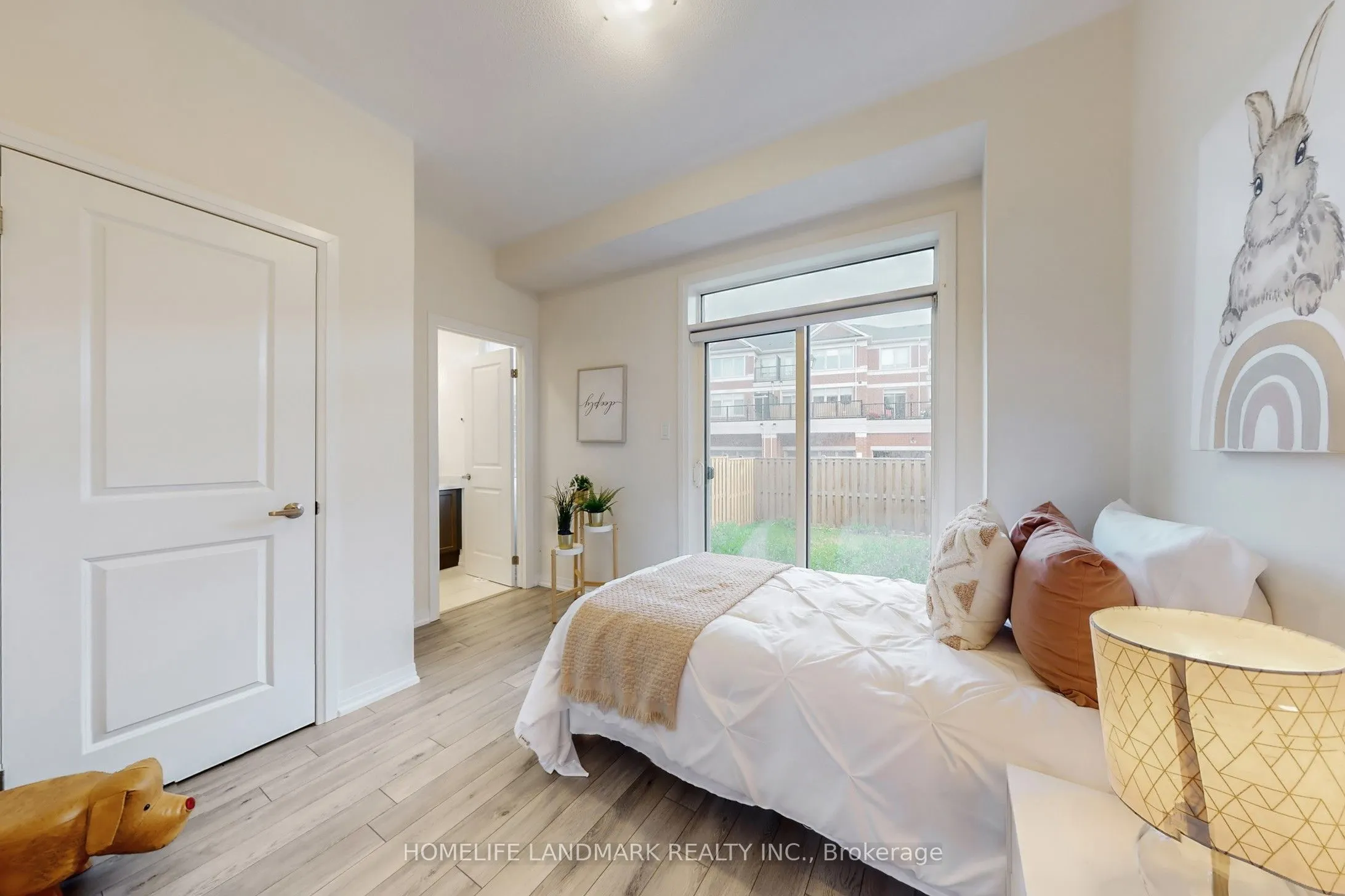 32 Sissons Way