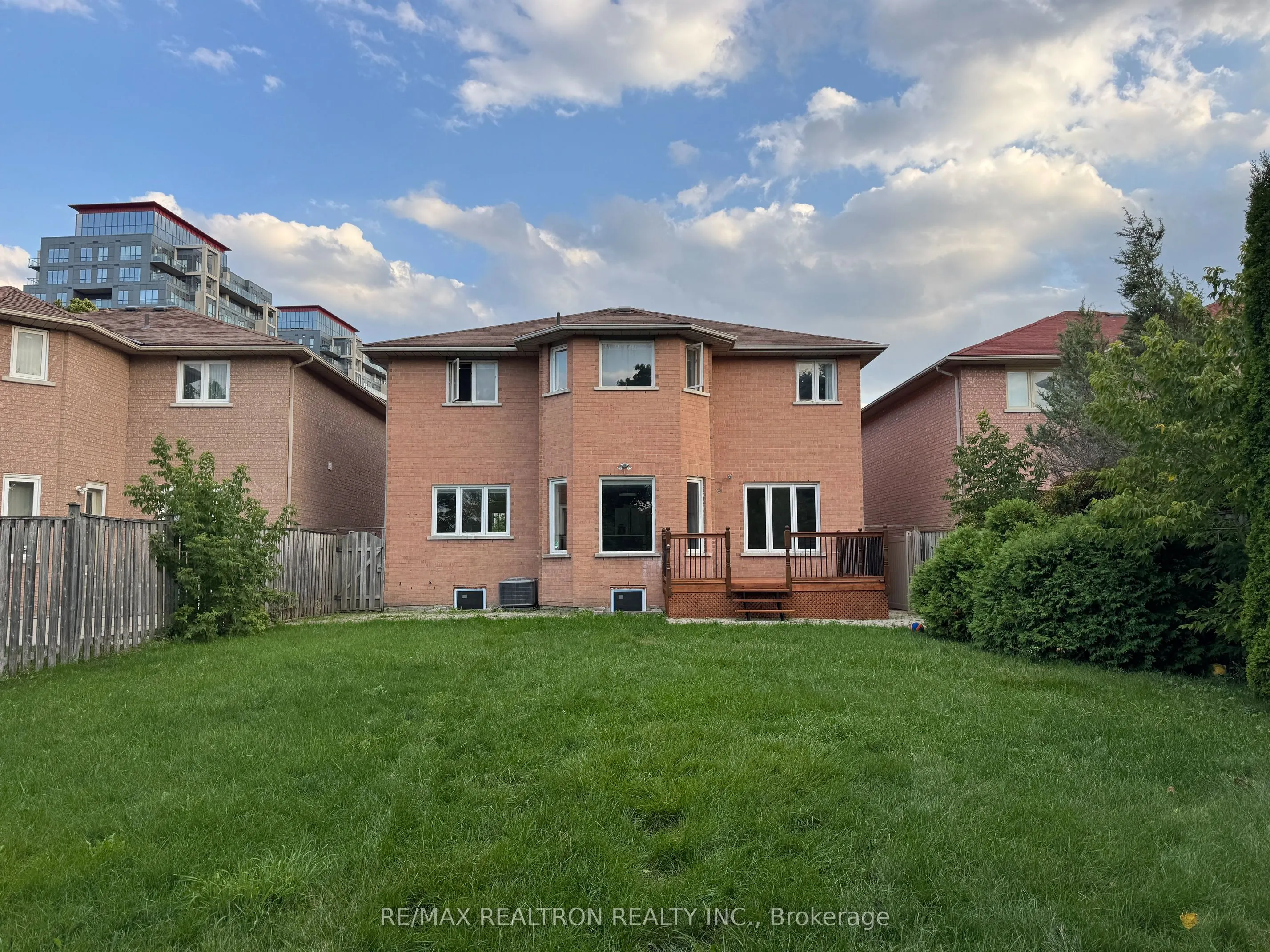 18 Oak Avenue
