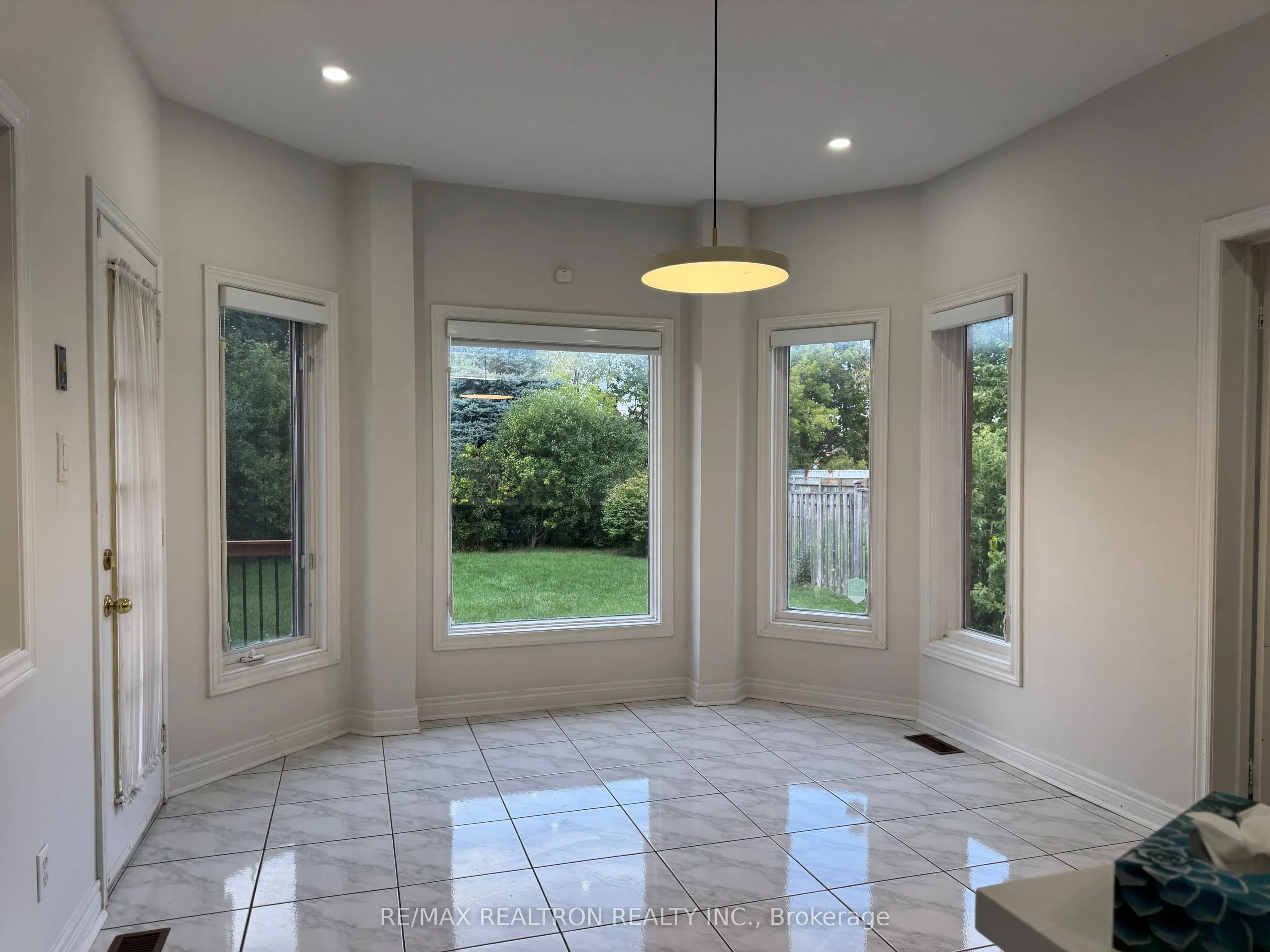 18 Oak Avenue