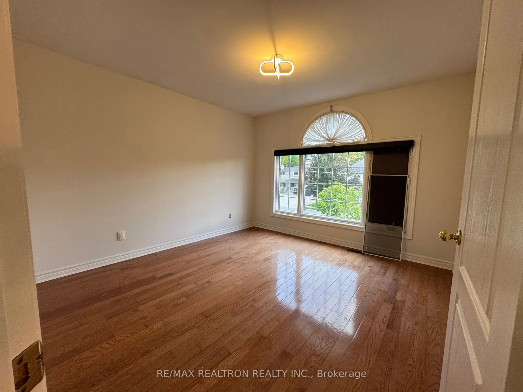 18 Oak Avenue