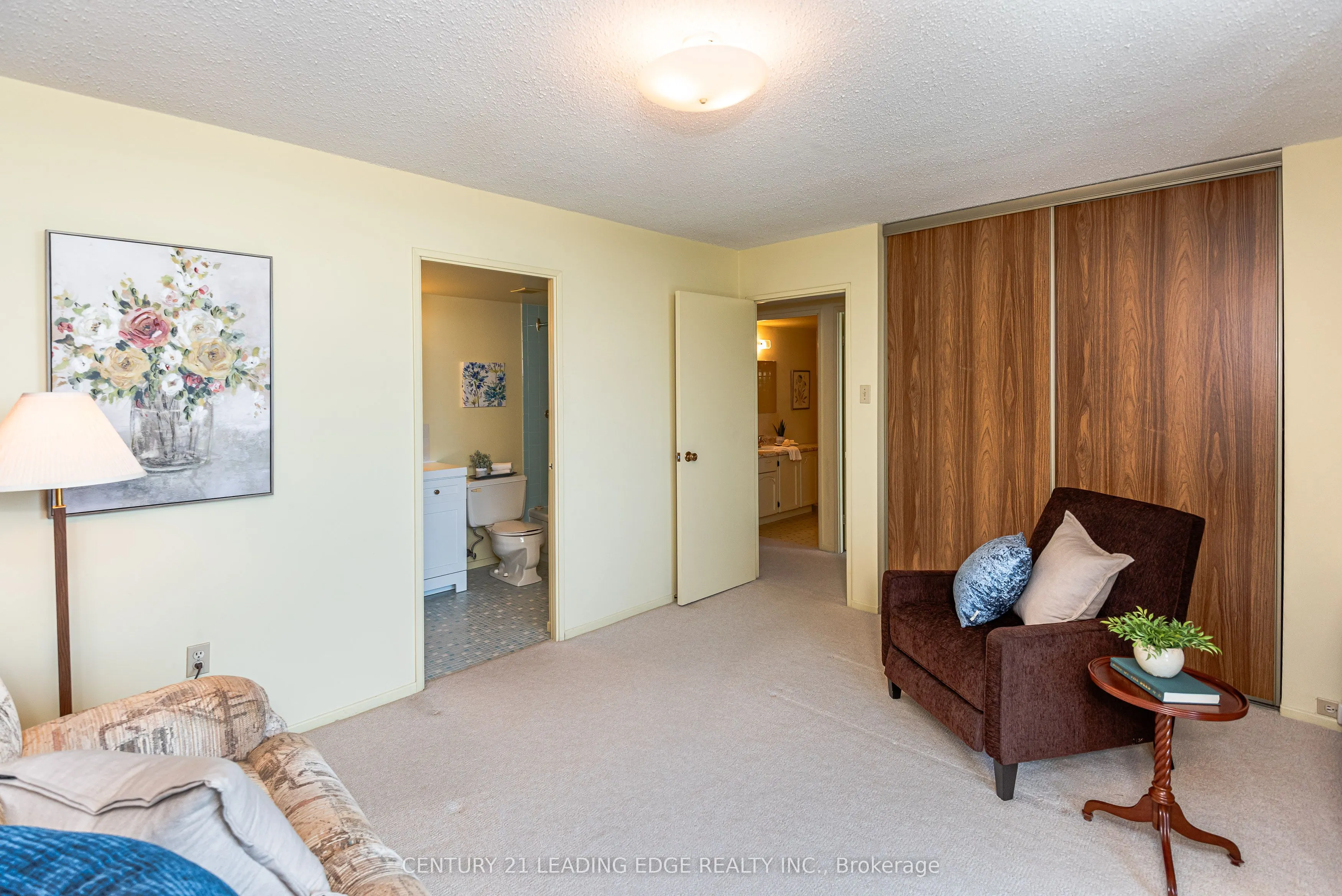 20 William Roe Boulevard, #908