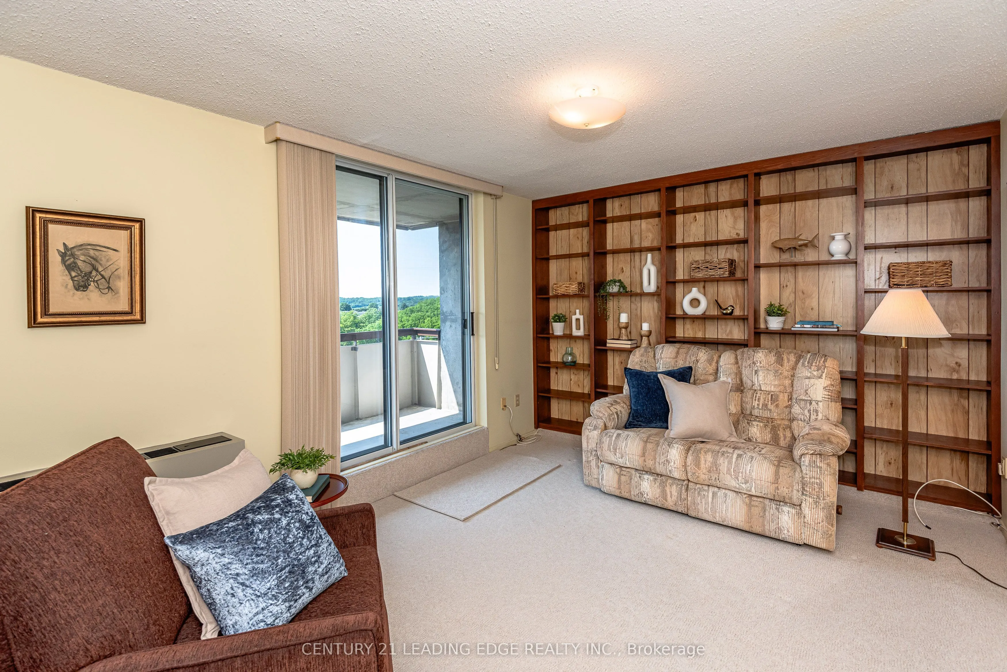 20 William Roe Boulevard, #908