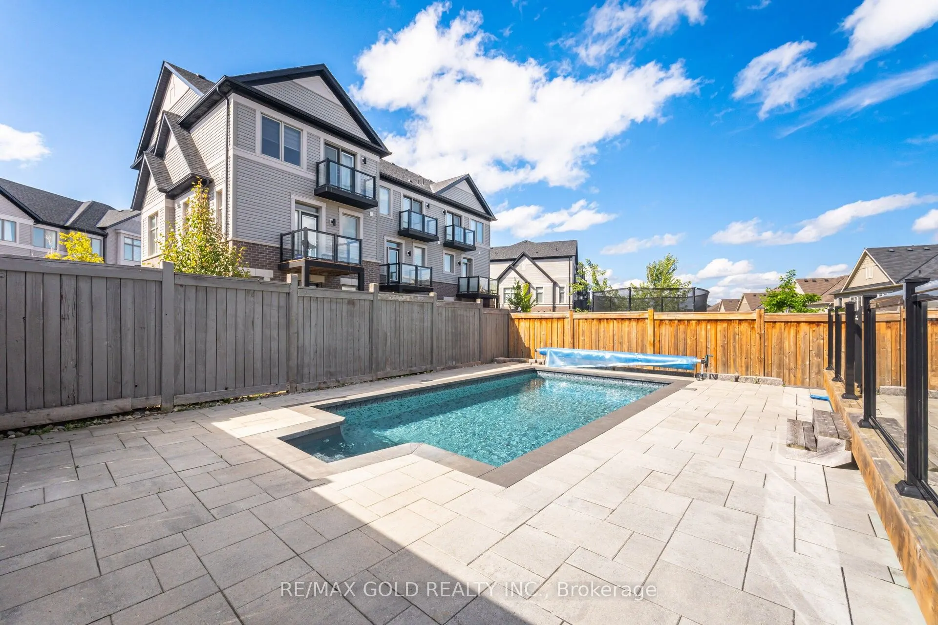 10 Donnan Drive W