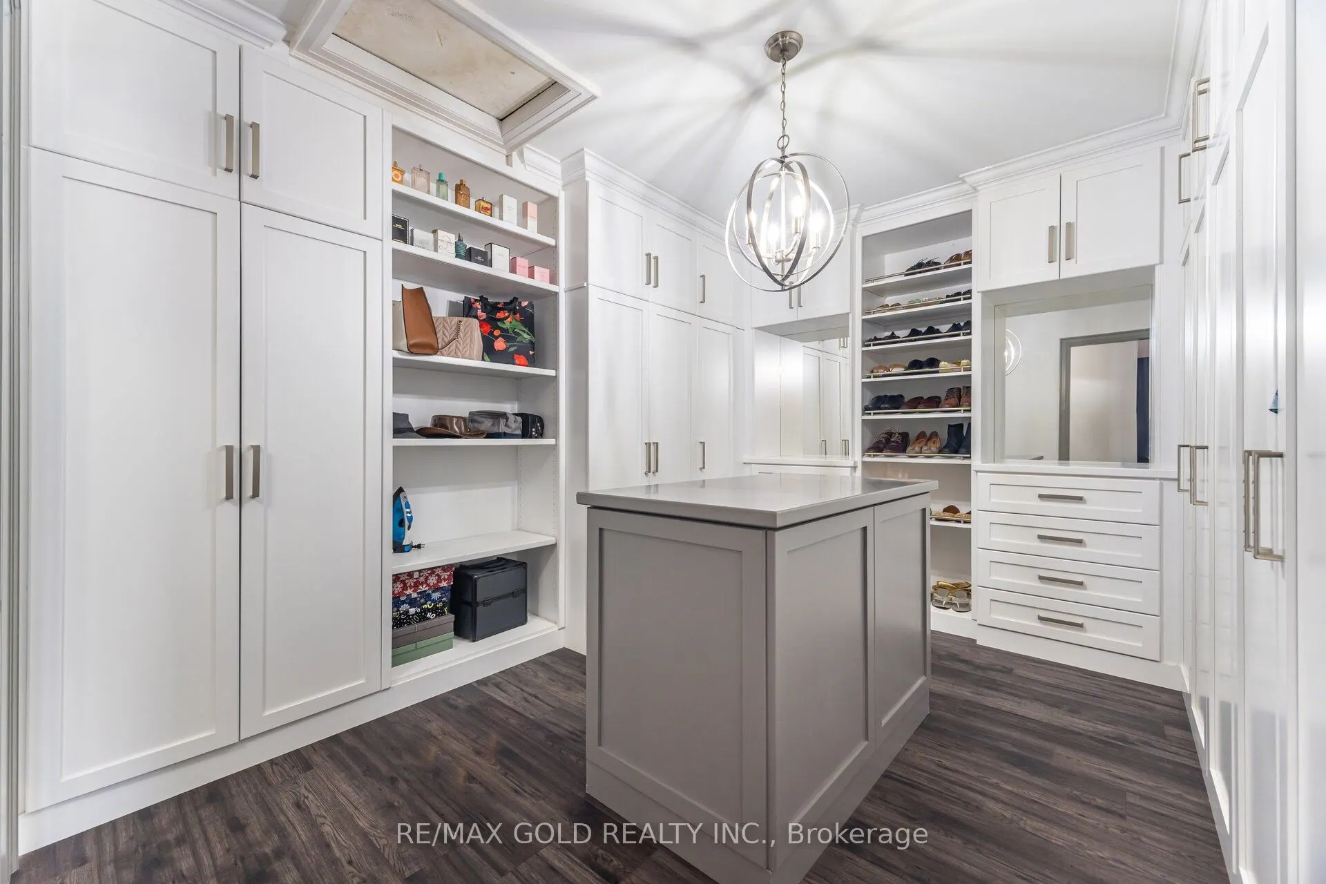 10 Donnan Drive W