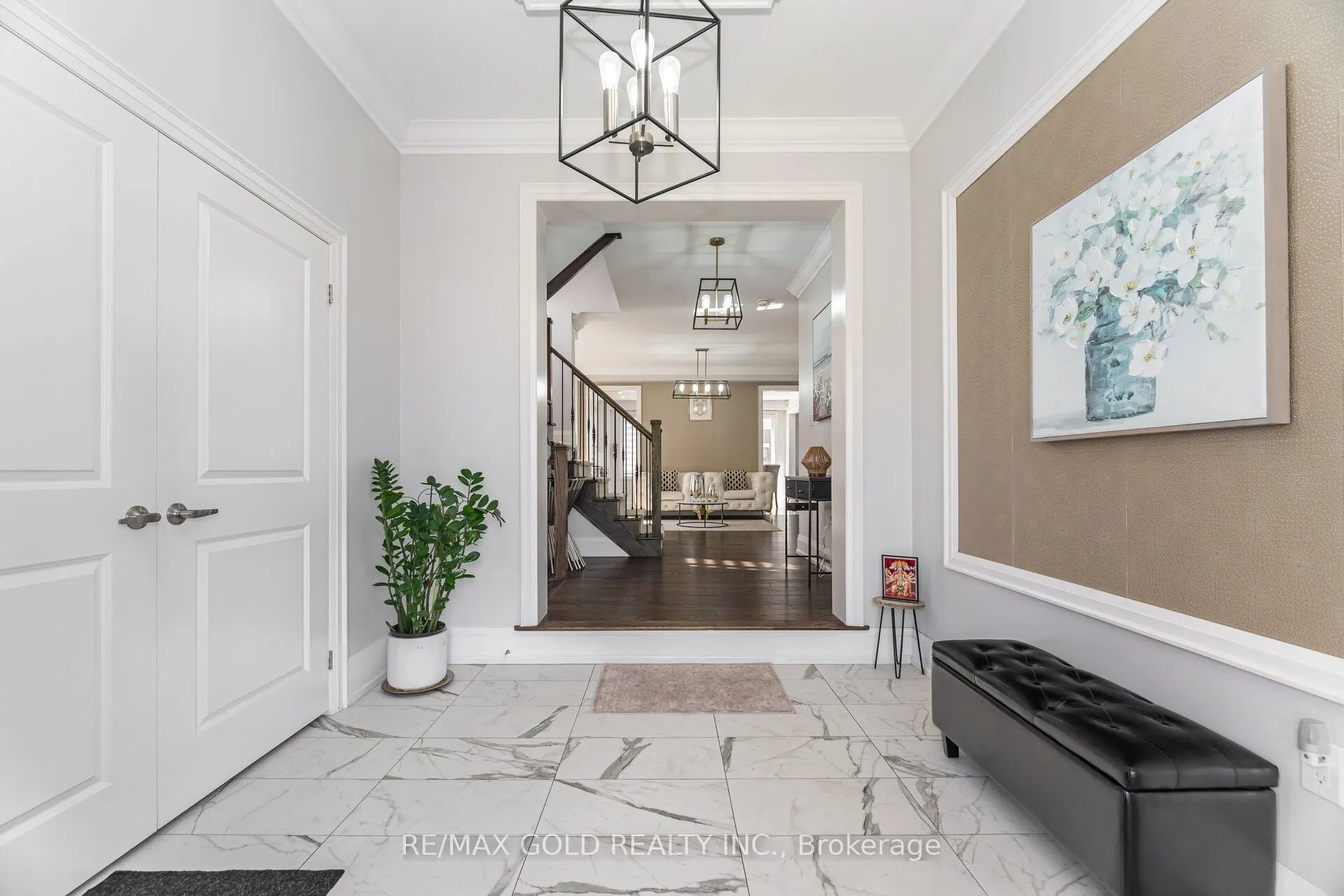 10 Donnan Drive W
