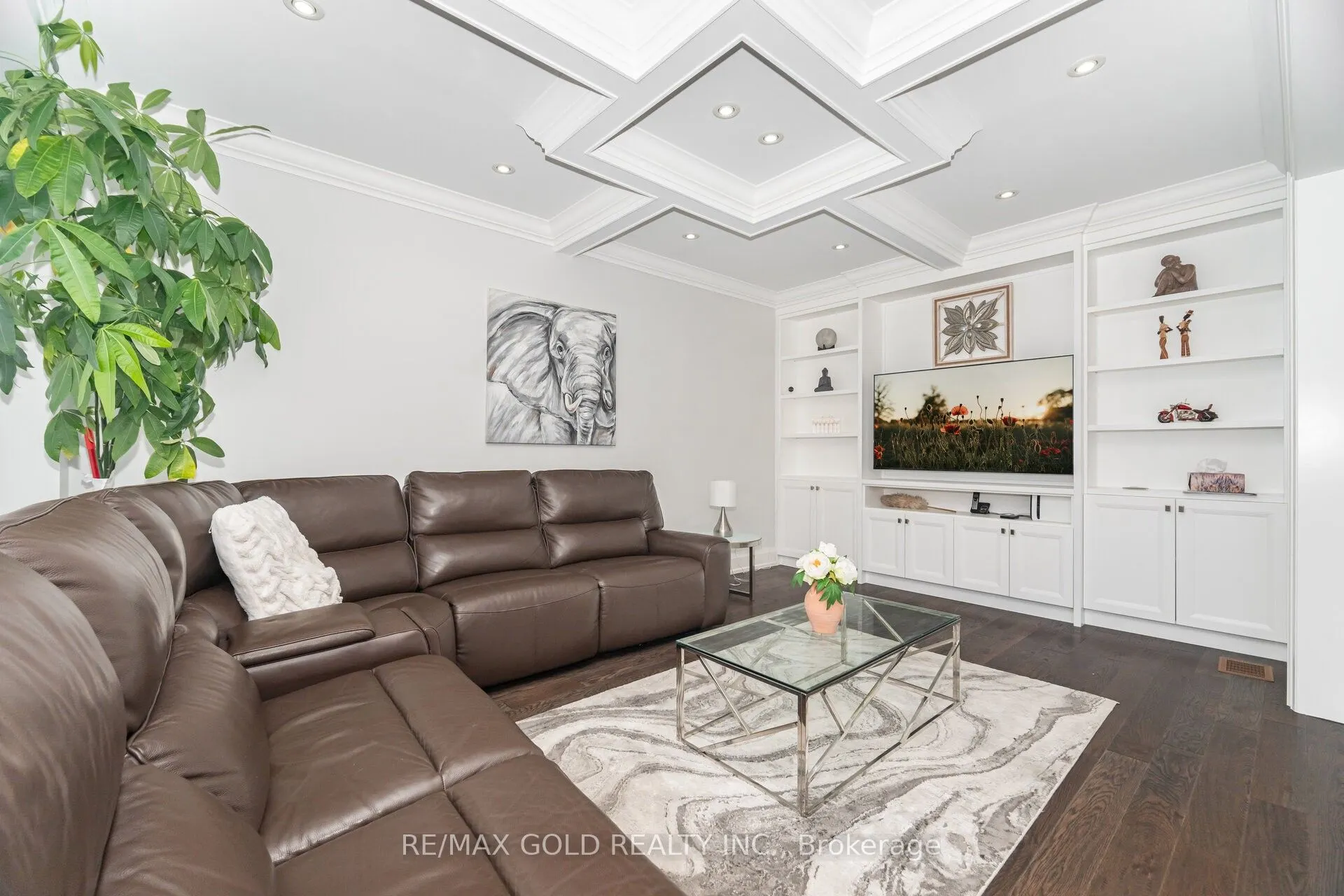 10 Donnan Drive W