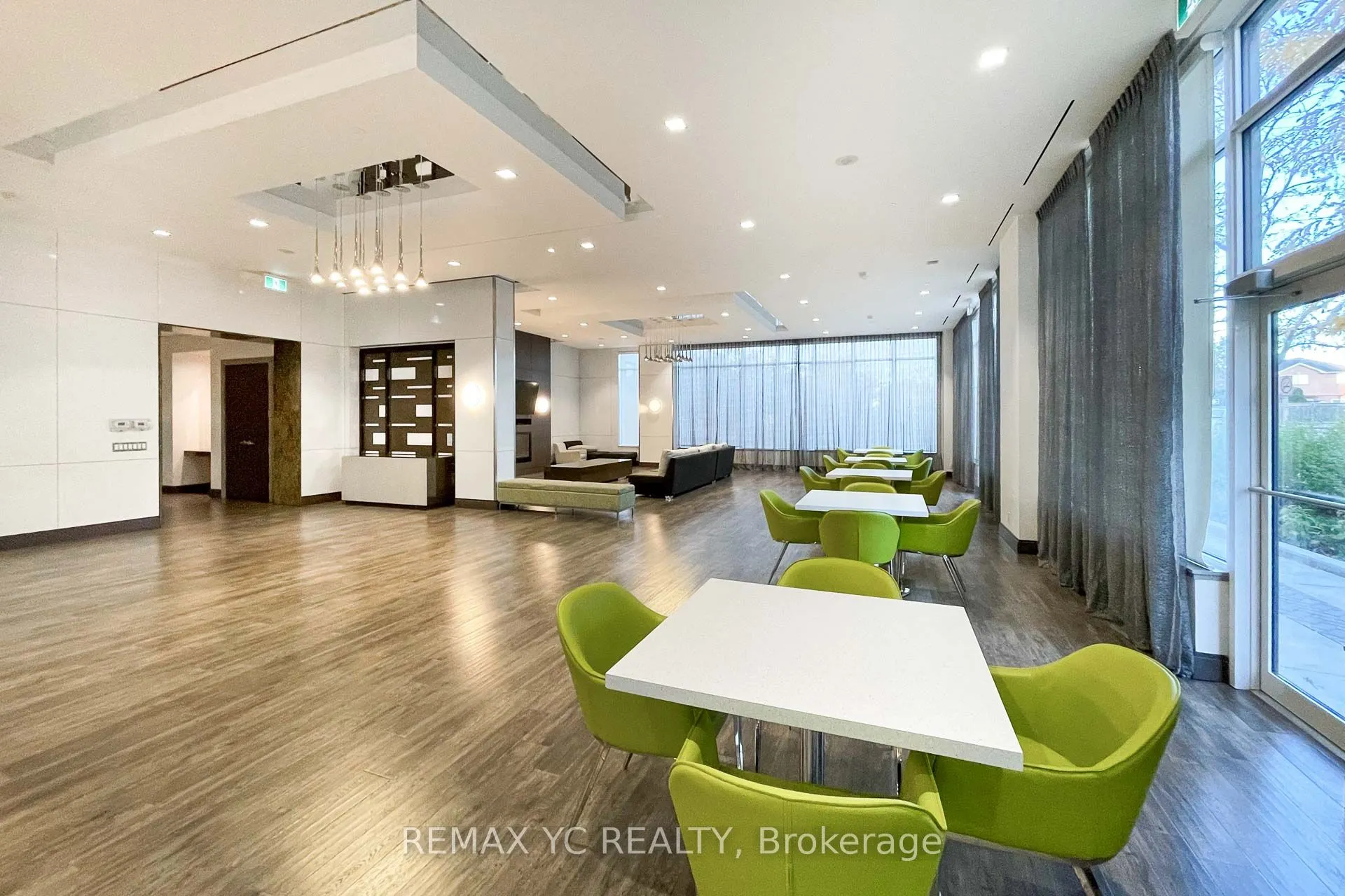 7900 Bathurst Street, #528