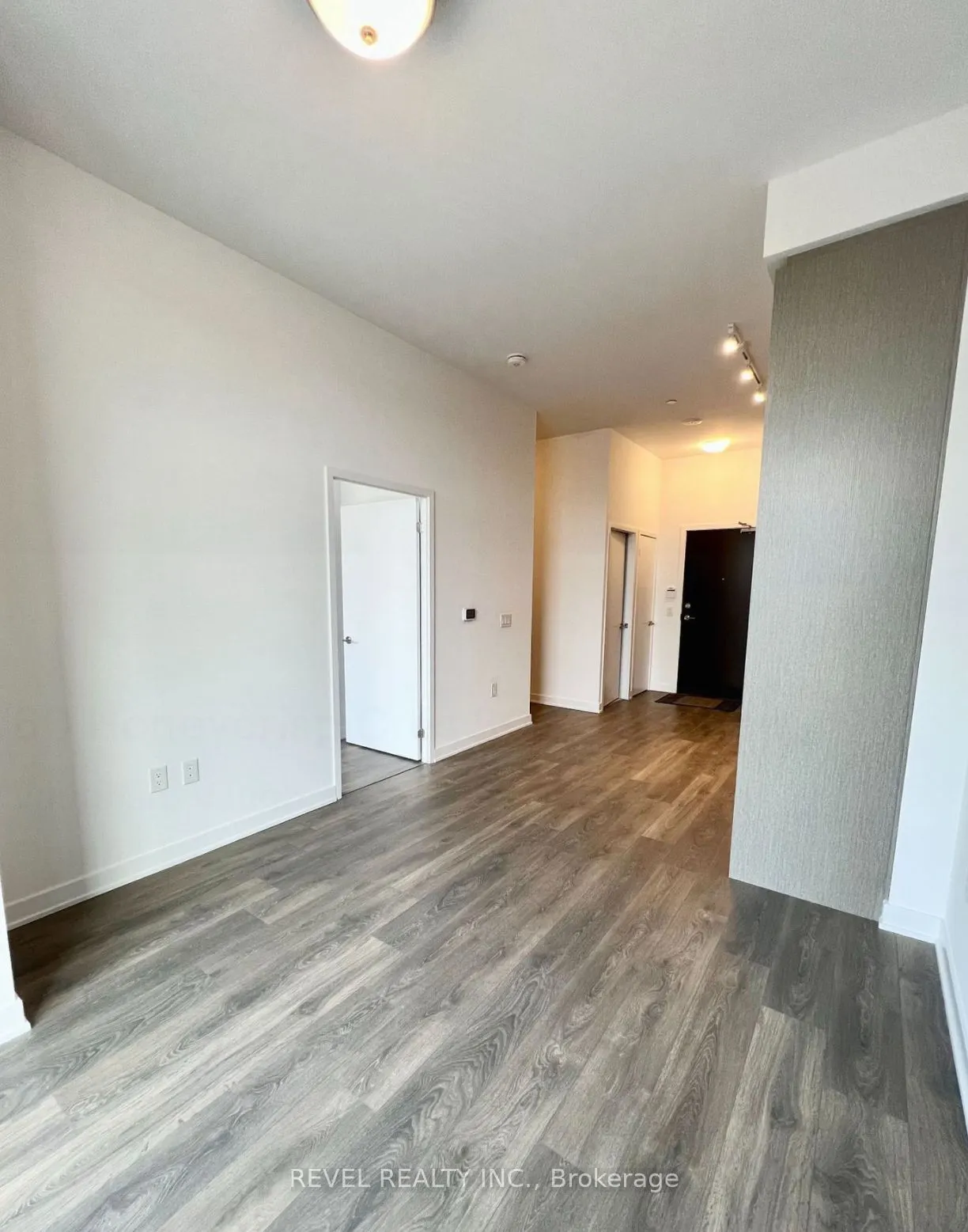 60 Honeycrisp Crescent, #302
